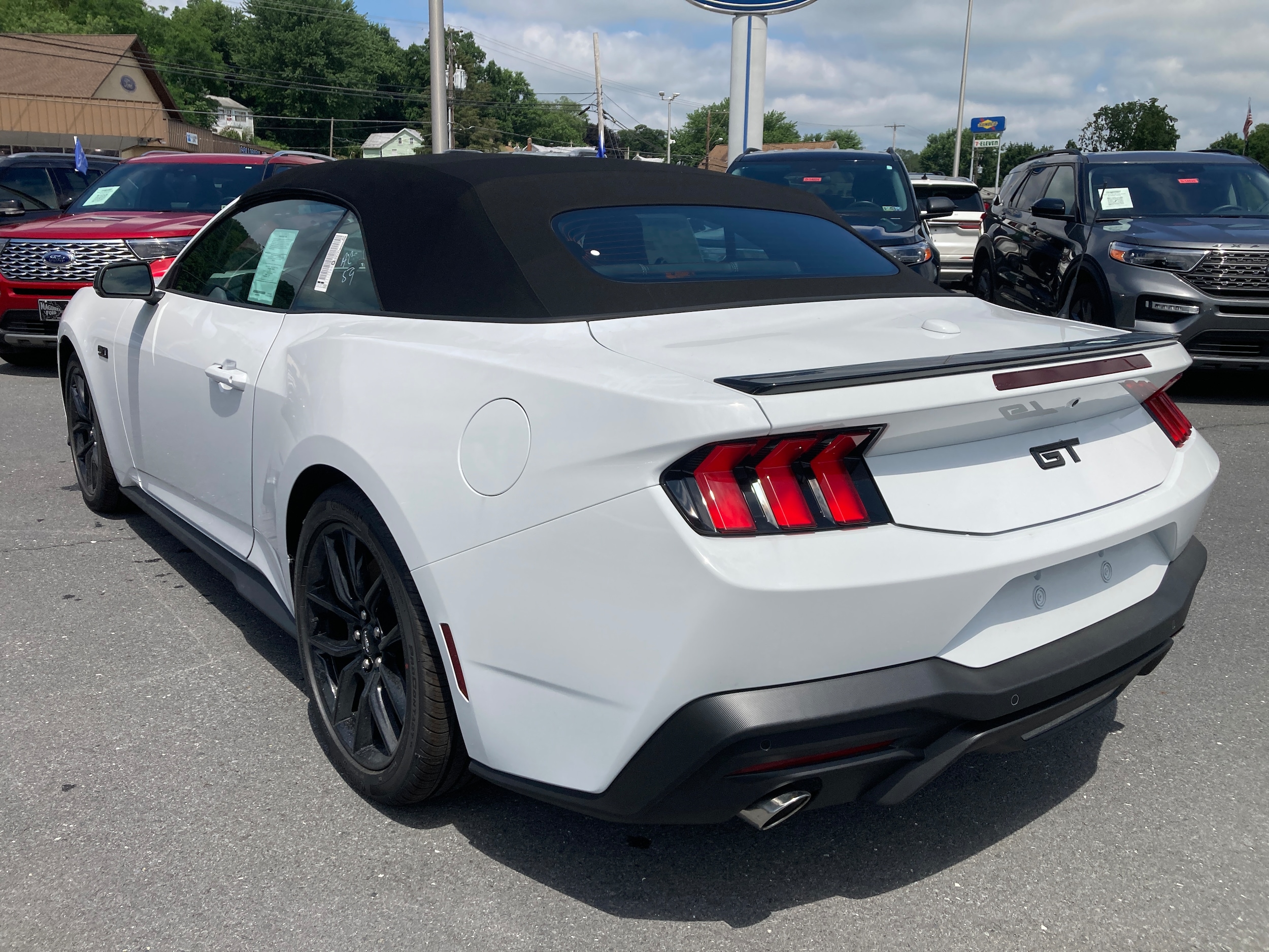 2025 Ford Mustang GT Premium Convertible - Photo 6