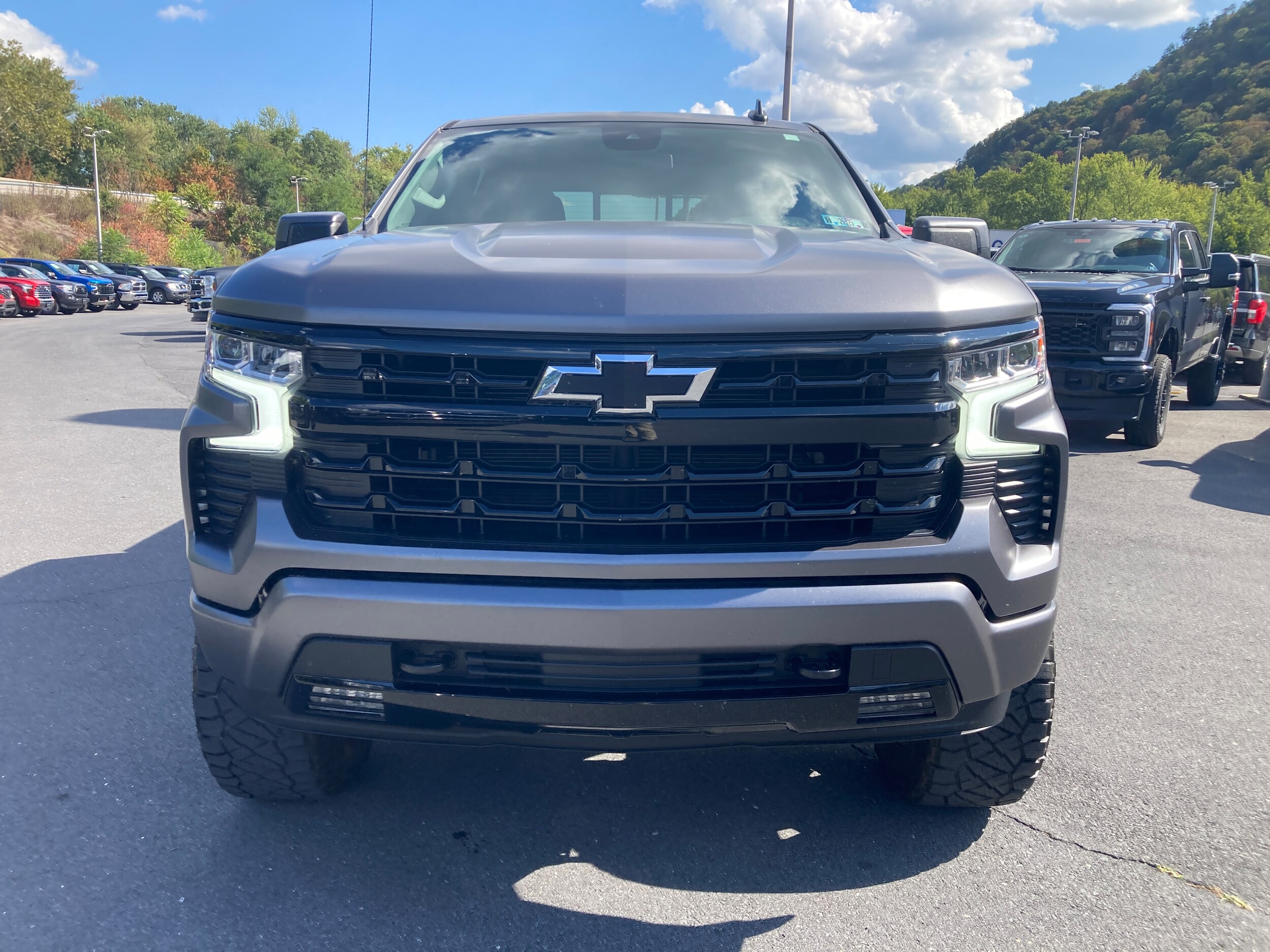 2022 Chevrolet Silverado 1500 RST photo 2
