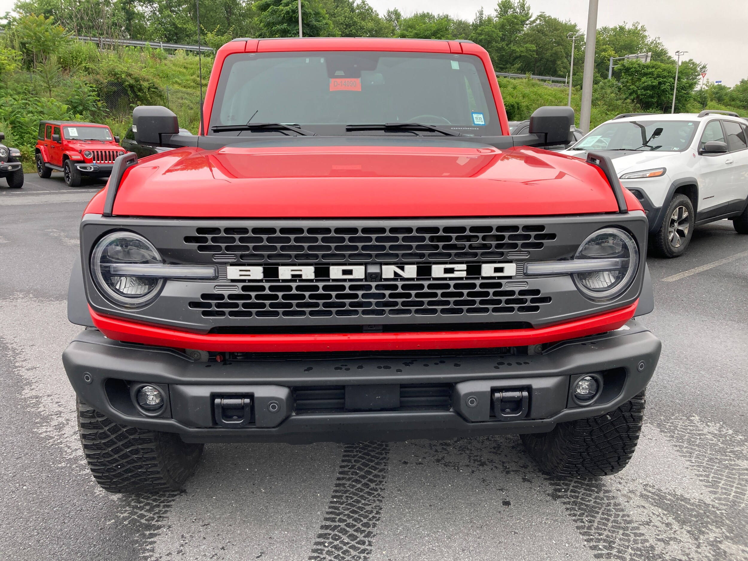 2023 Ford Bronco Badlands photo 2