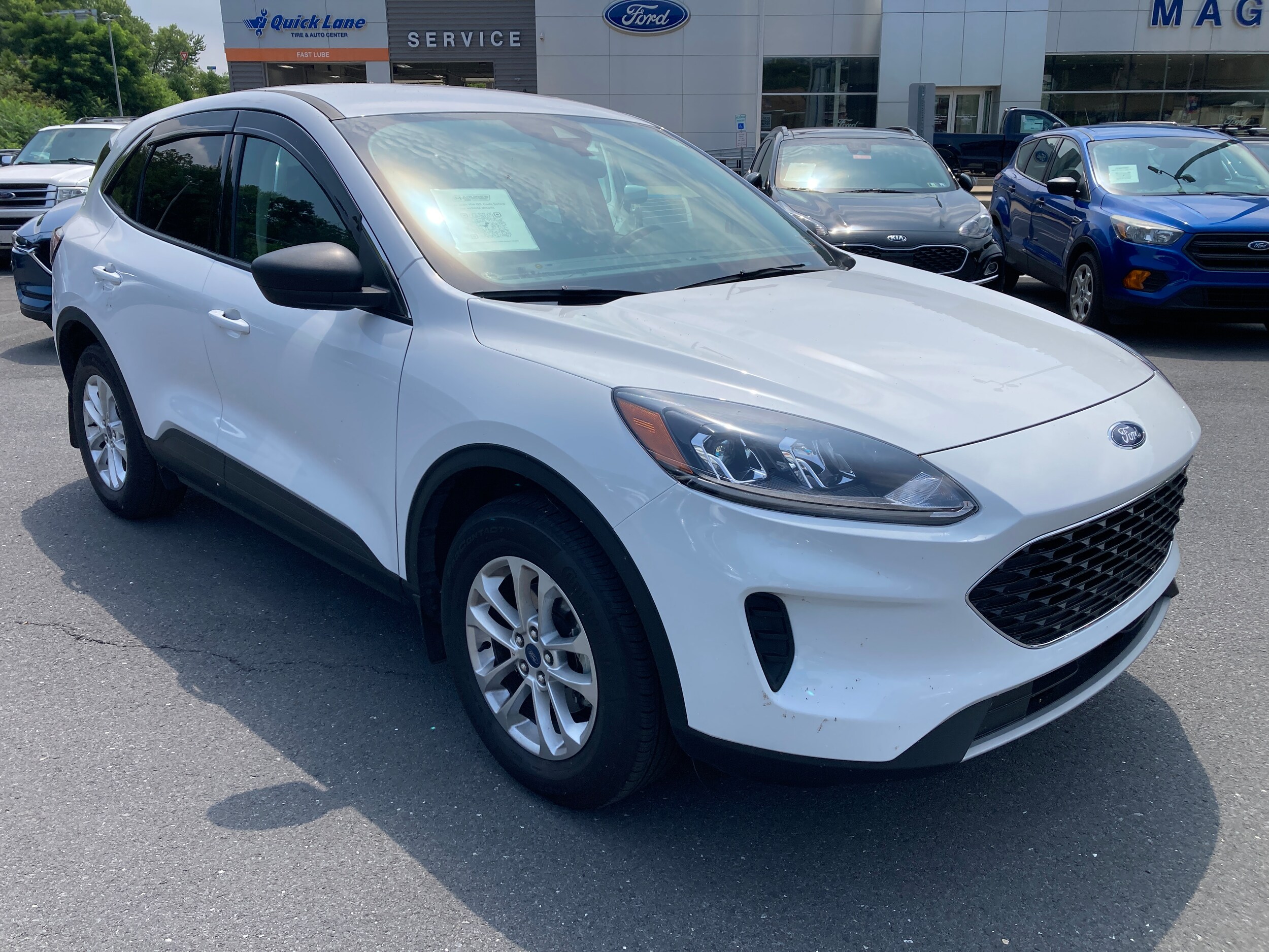 2022 Ford Escape SE photo 3