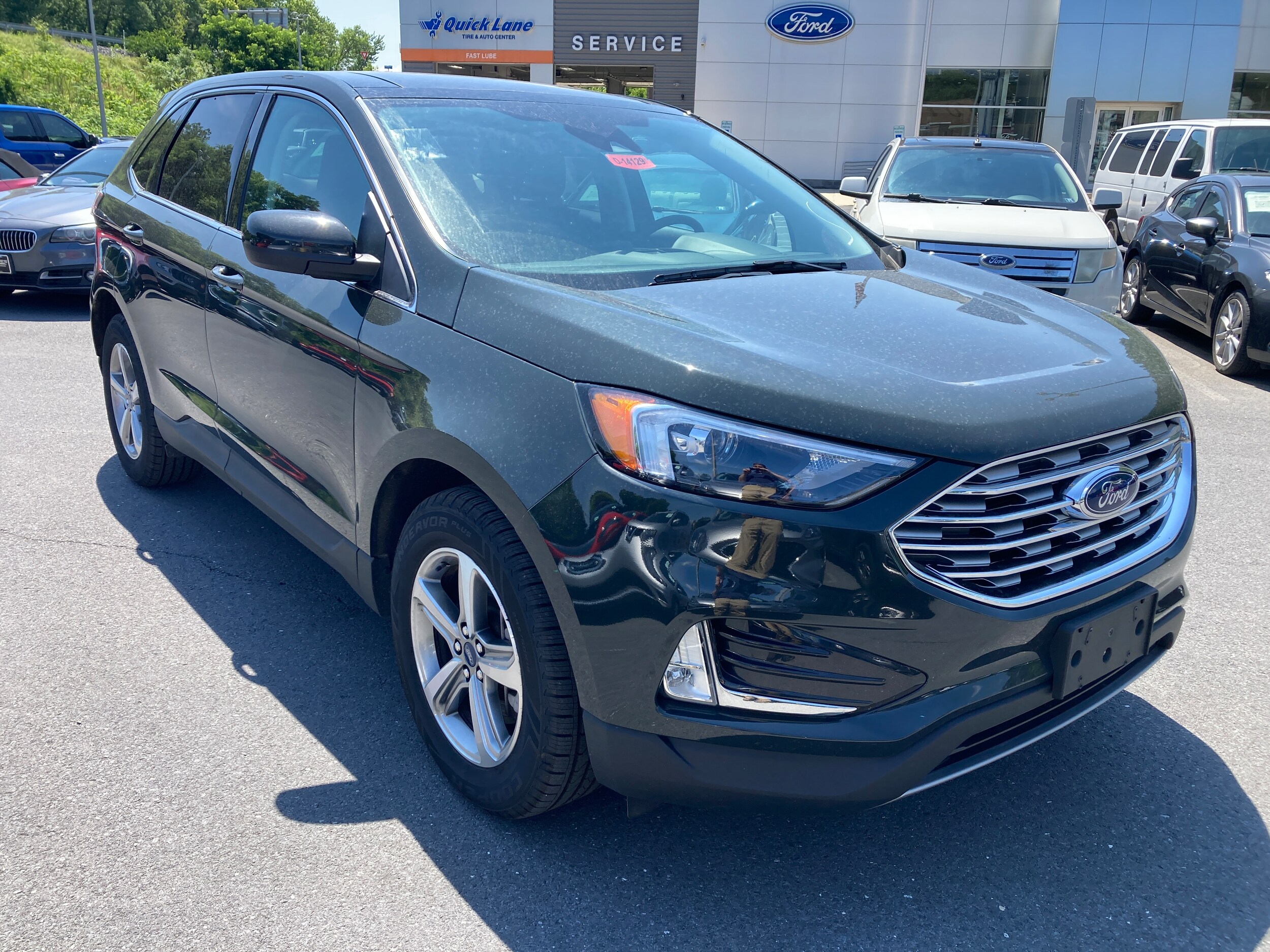 2022 Ford Edge SEL photo 3