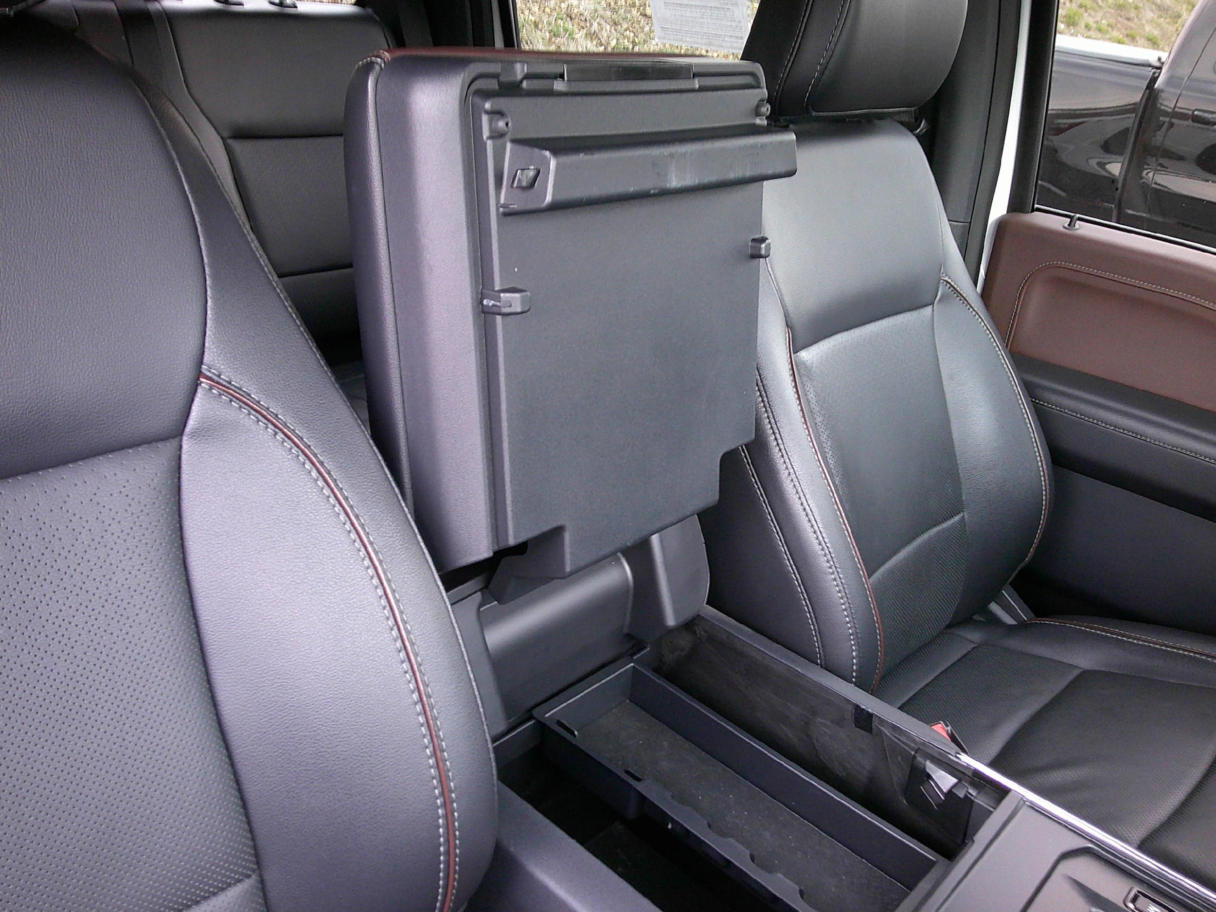 2022 Ford F-150 Lariat - Photo 14