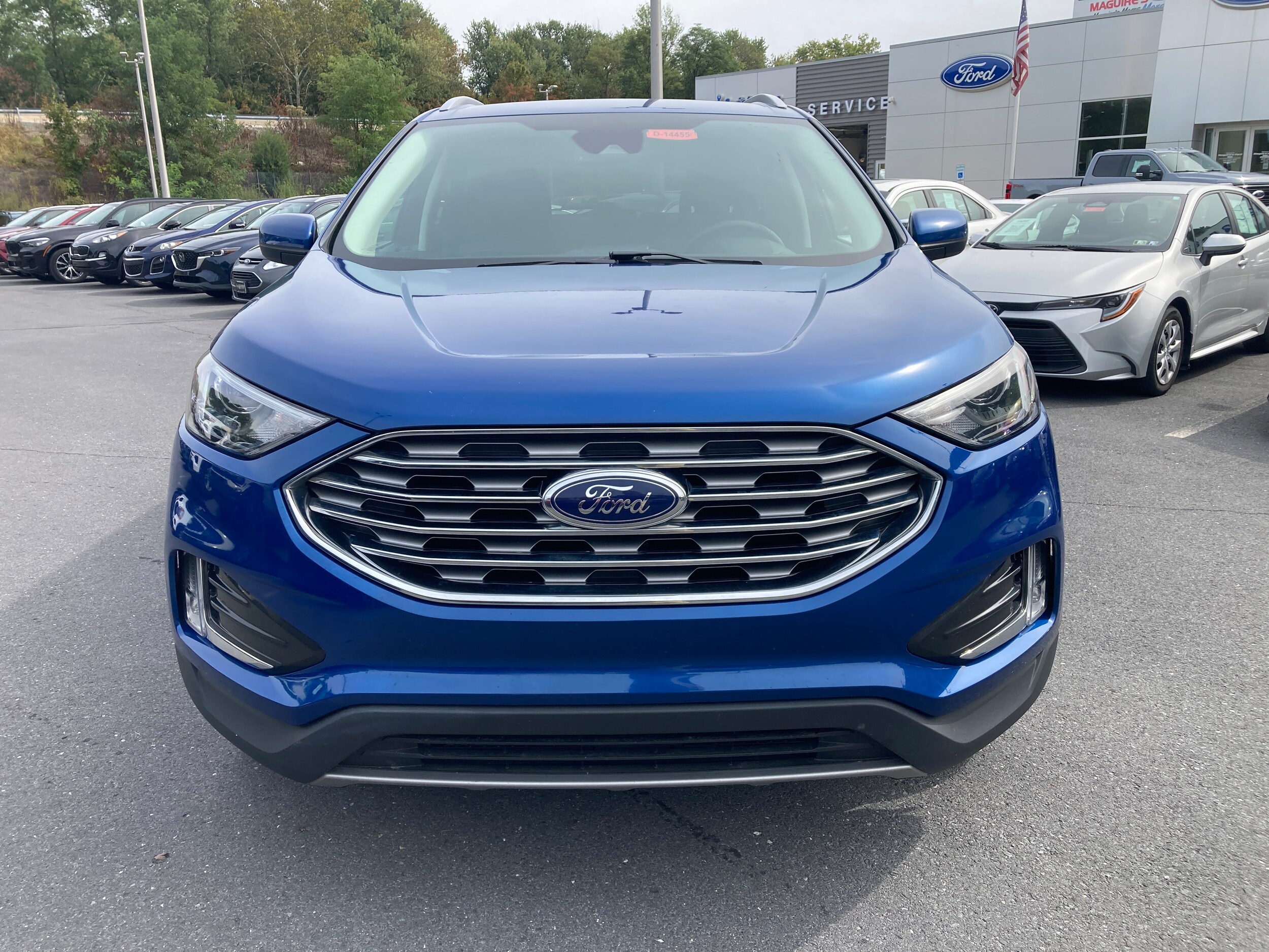 2022 Ford Edge SEL photo 2