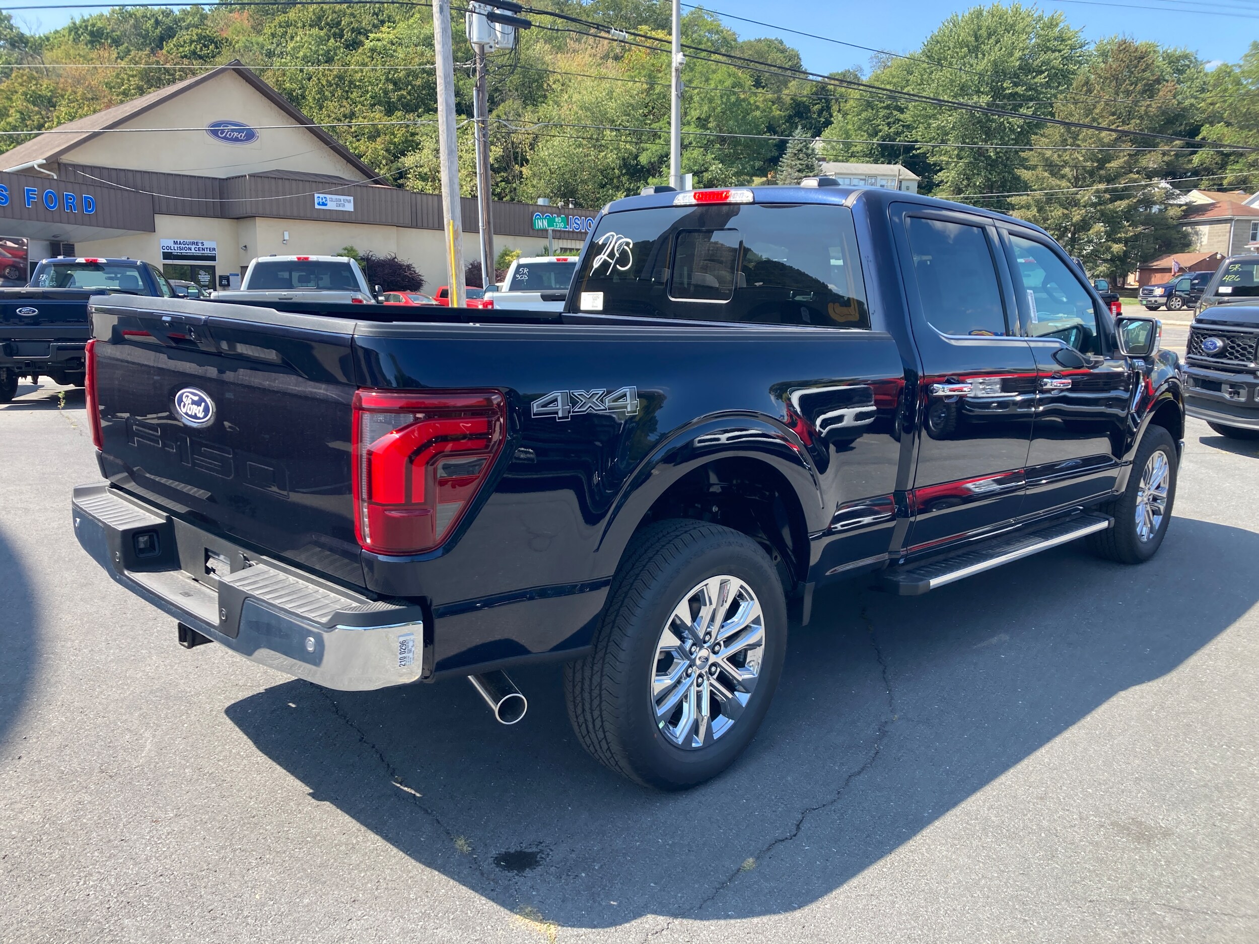 2025 Ford F-150 Lariat photo 4