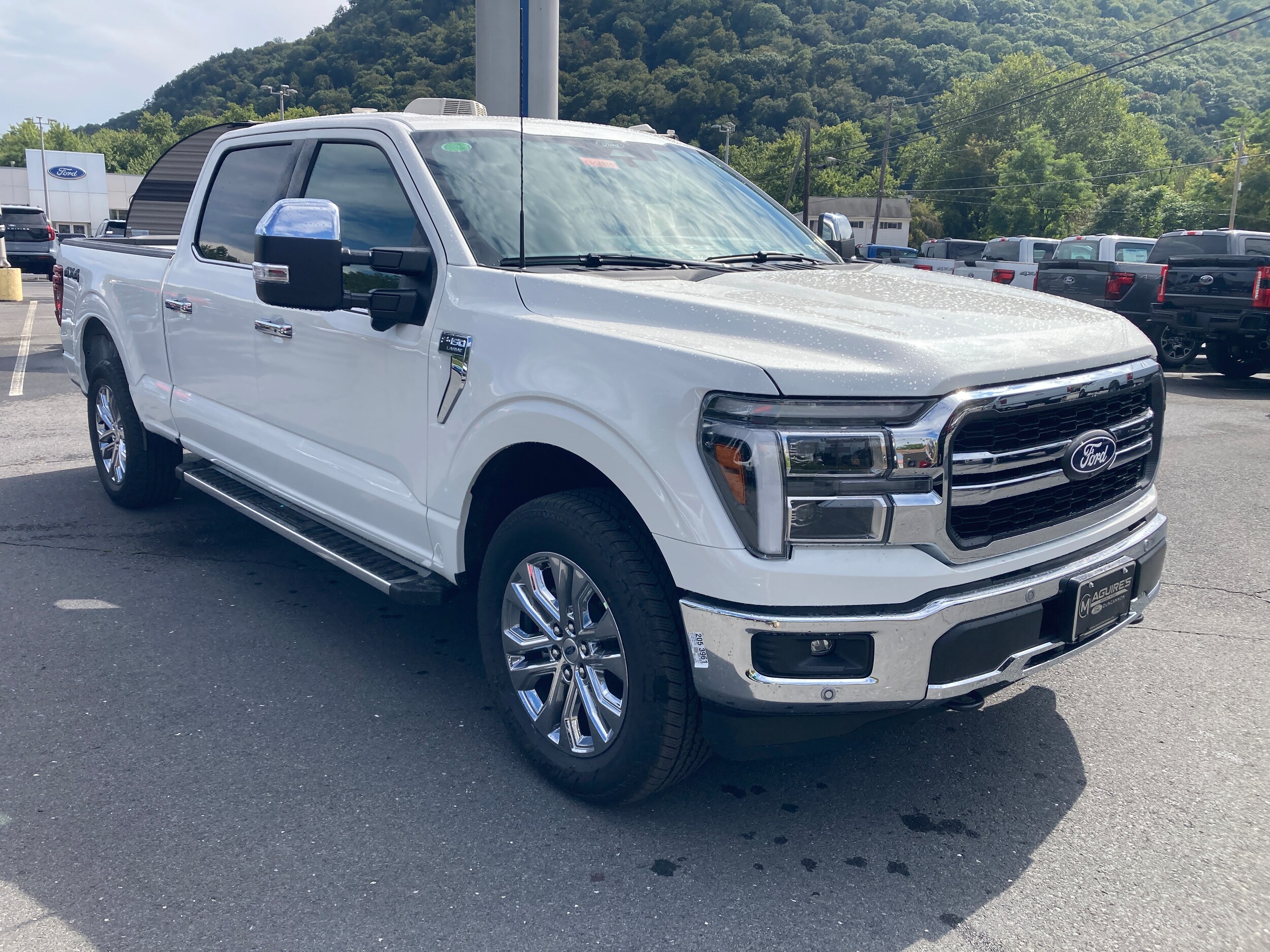 2025 Ford F-150 Lariat photo 3
