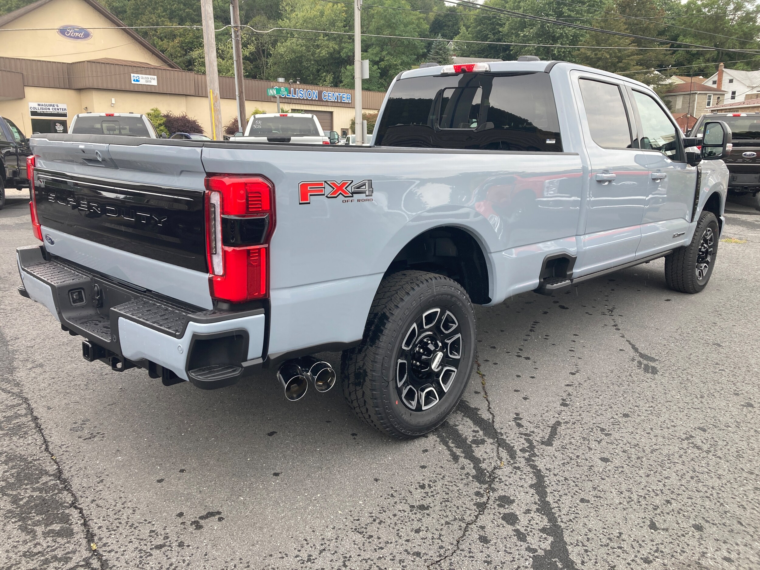 2026 Ford F-350 Platinum photo 4