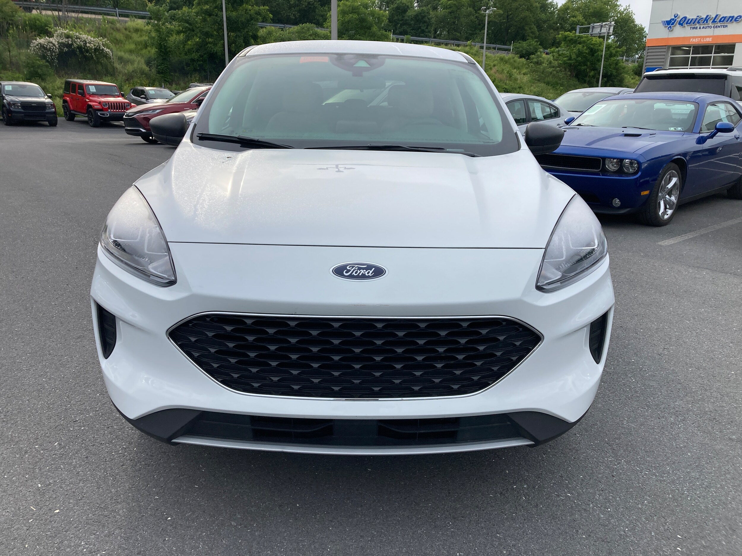 2022 Ford Escape SE photo 2