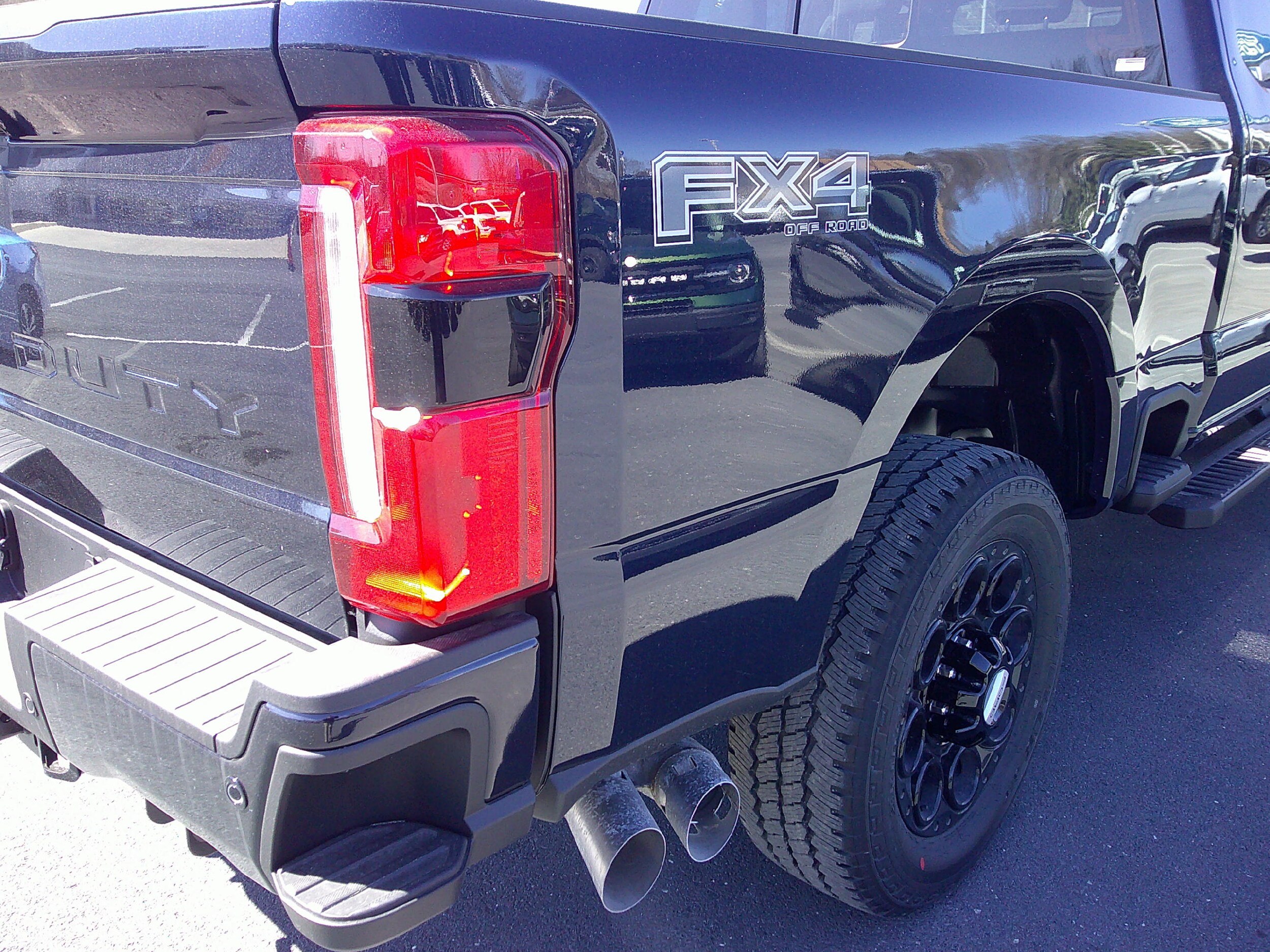 2025 Ford F-250 XLT photo 4