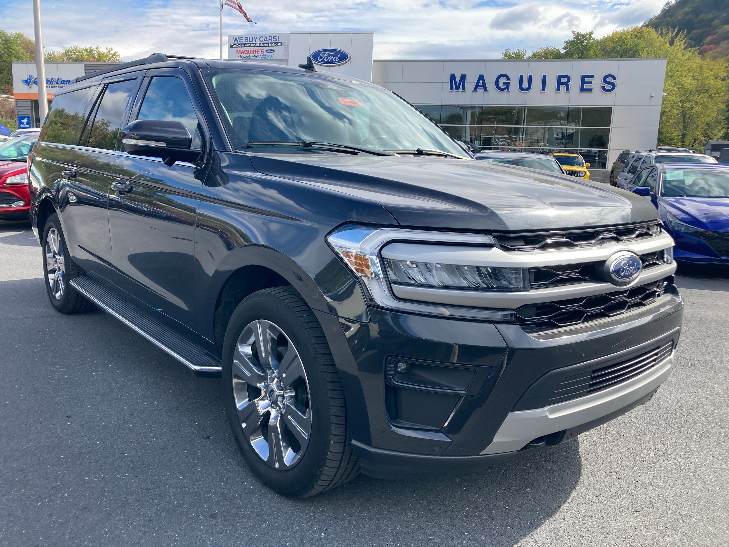 2022 Ford Expedition MAX XLT photo 2