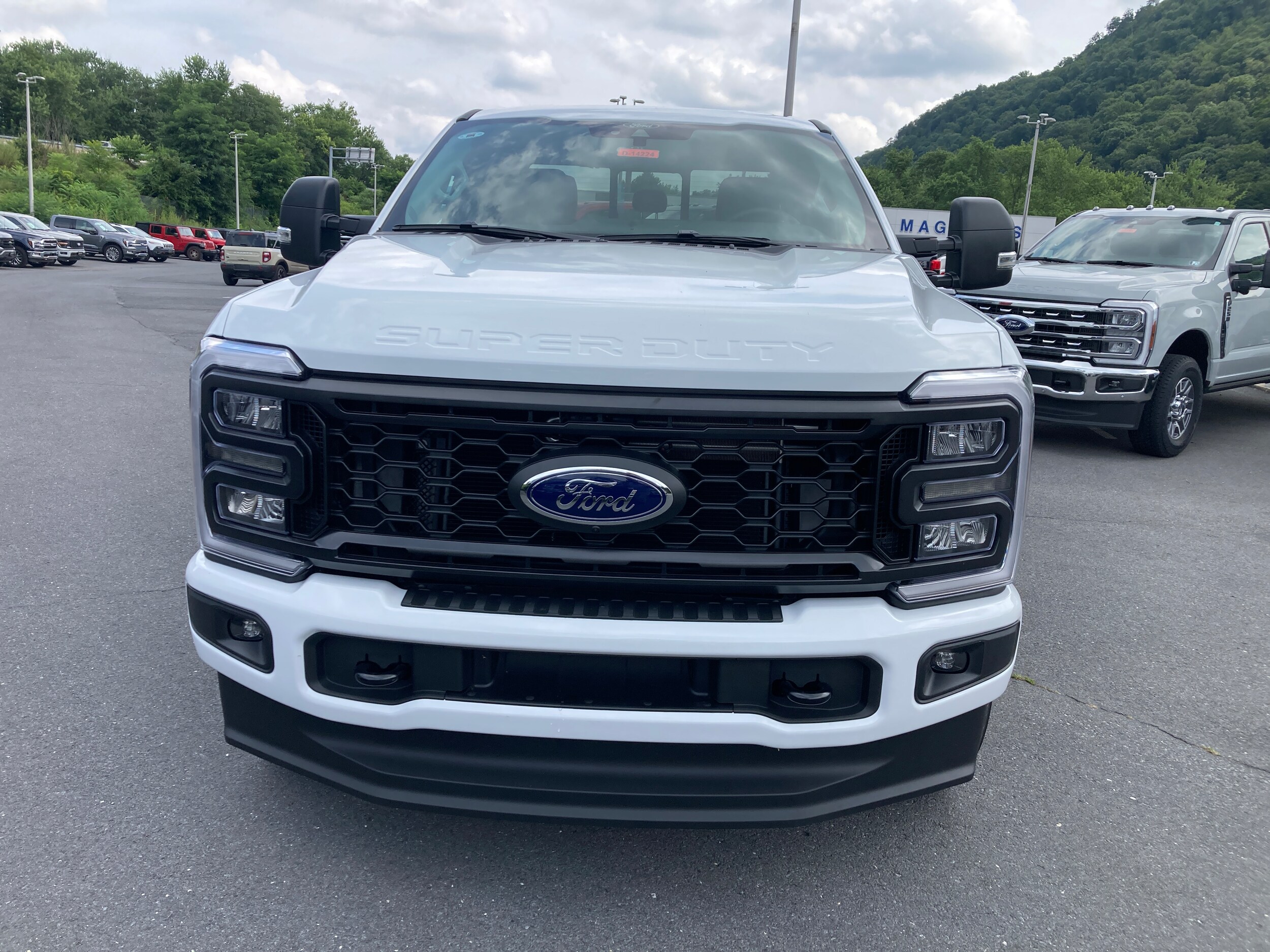 2025 Ford F-350 XL photo 2