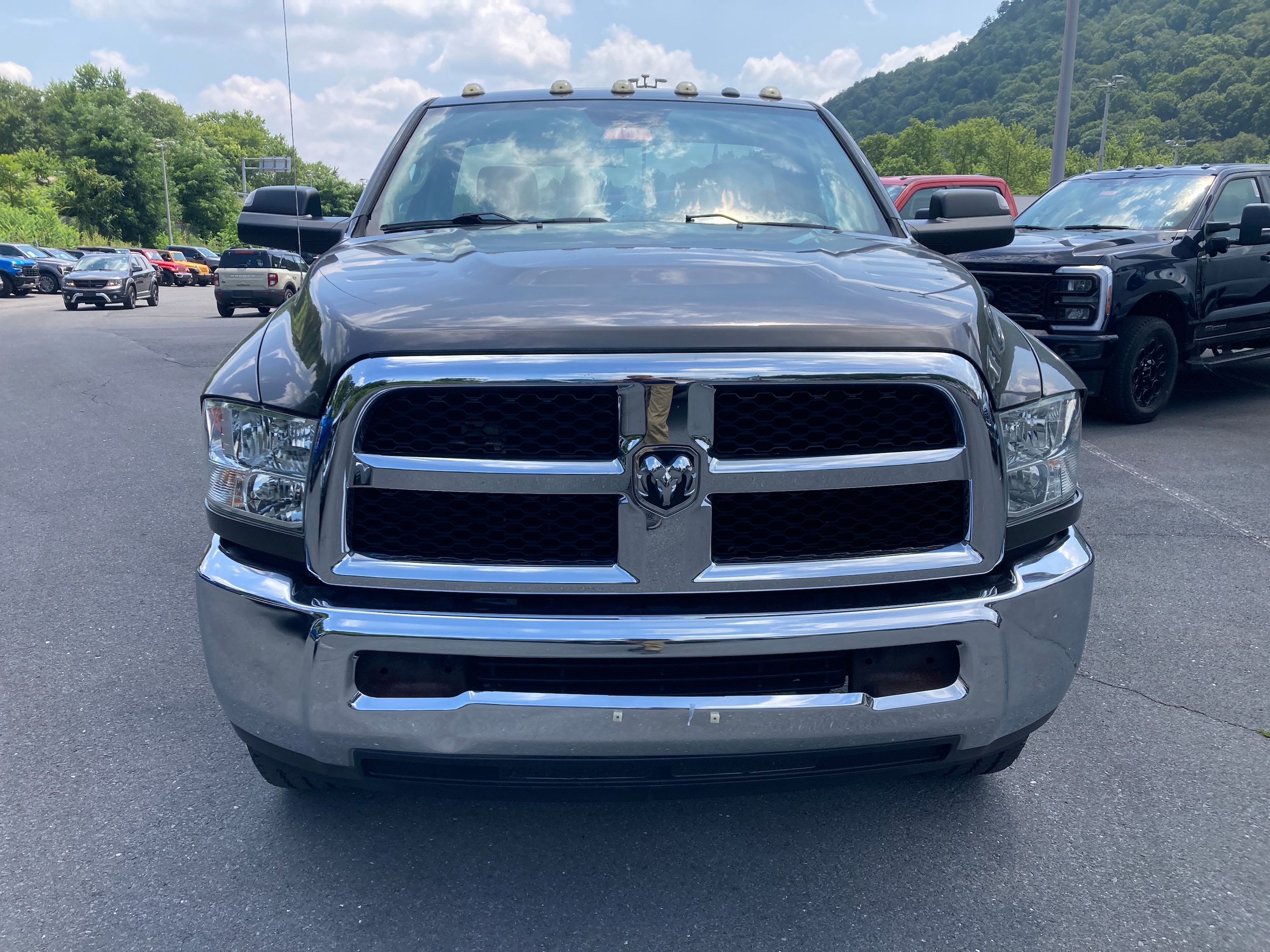 2017 Ram 3500 SLT photo 2