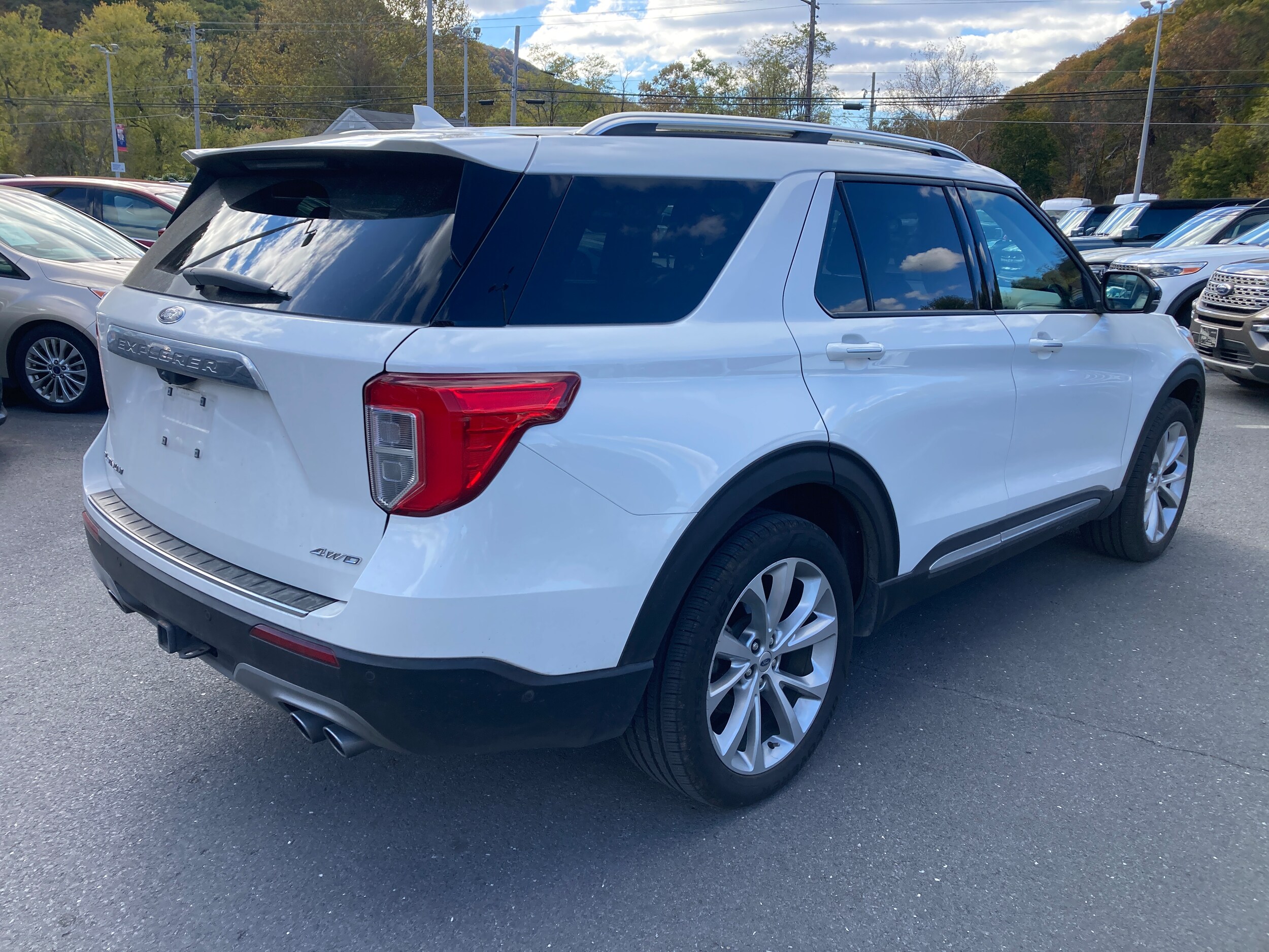 2021 Ford Explorer Platinum photo 4