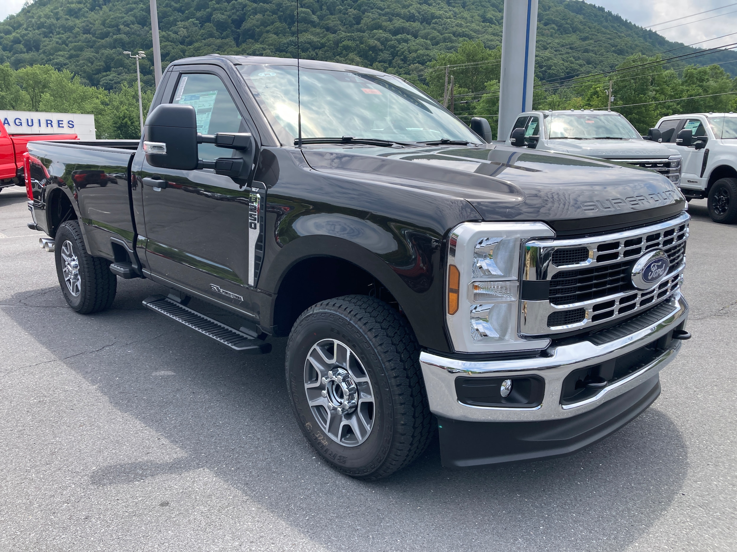 2025 Ford F-250 XLT photo 3