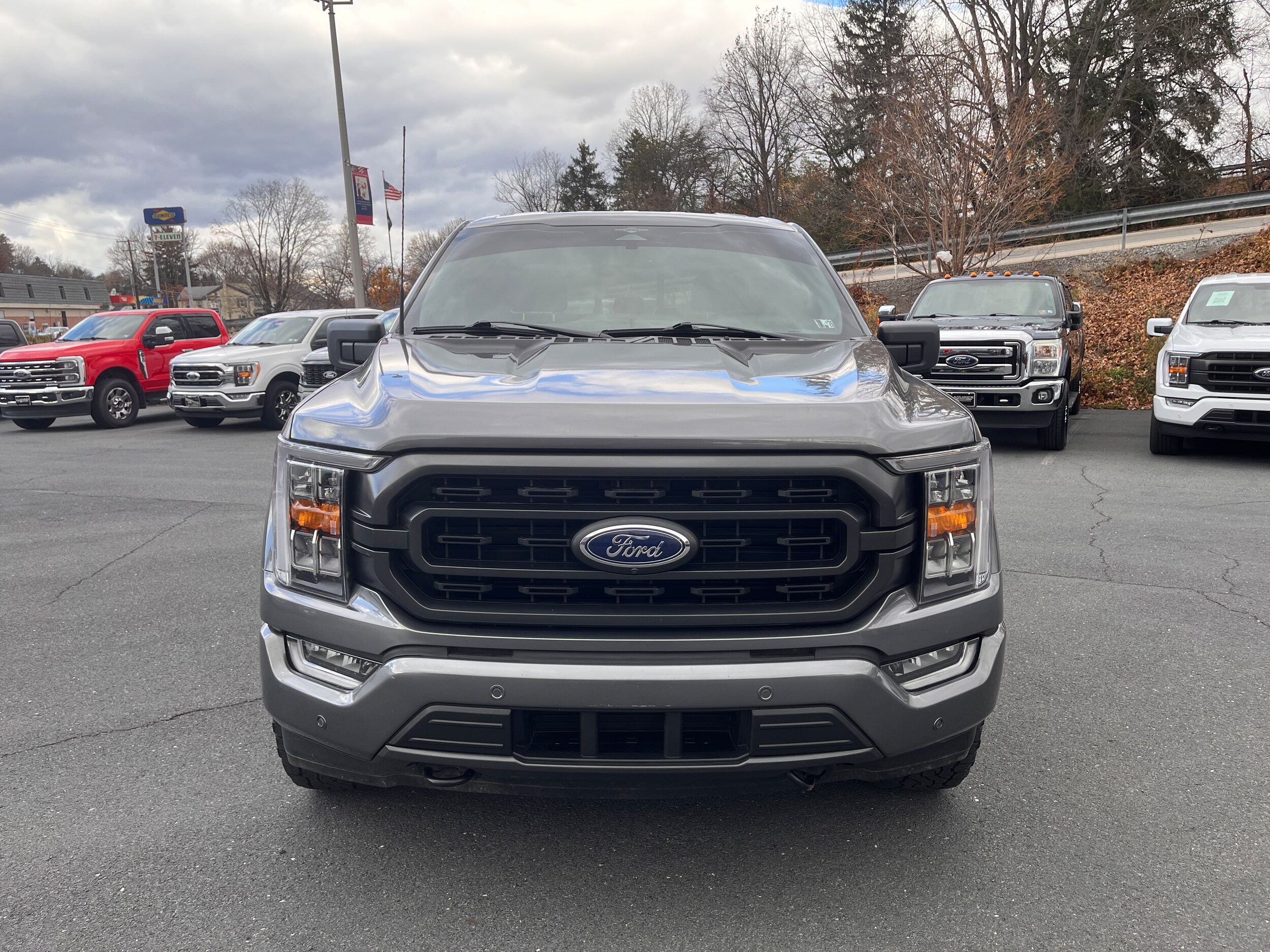 2023 Ford F-150 XLT photo 2