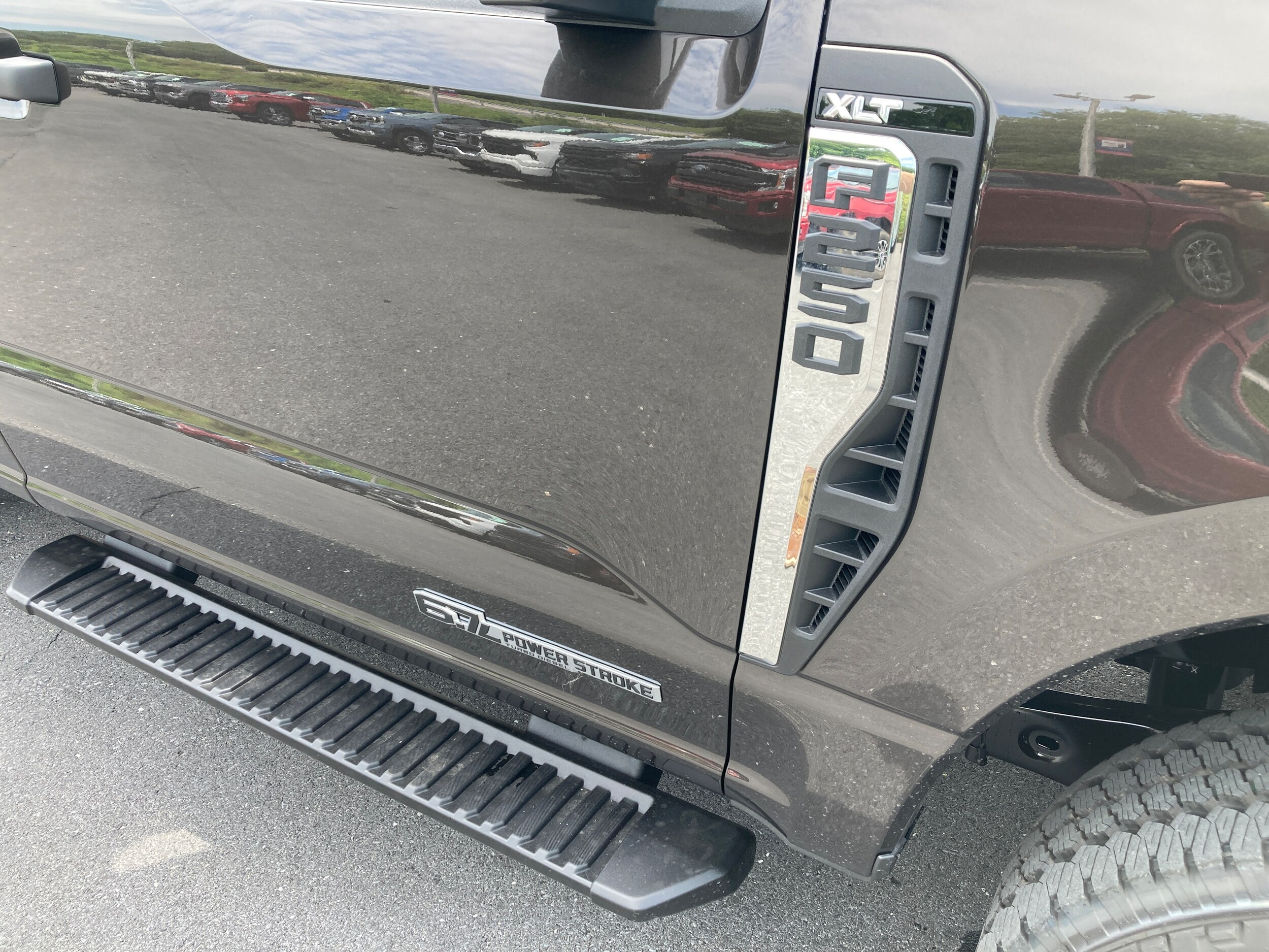 2025 Ford F-250 XLT photo 4