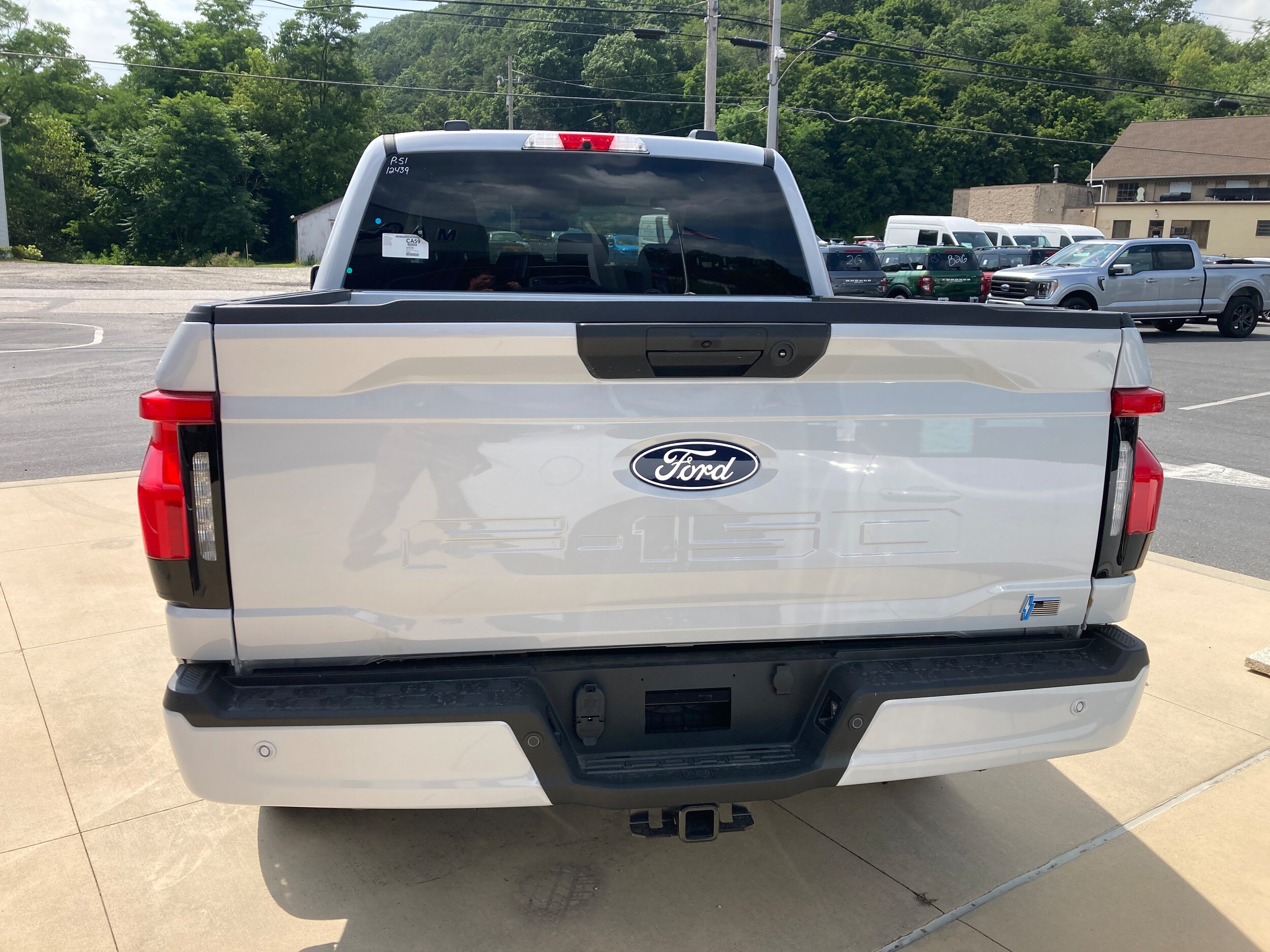 2025 Ford F-150 Lightning photo 3