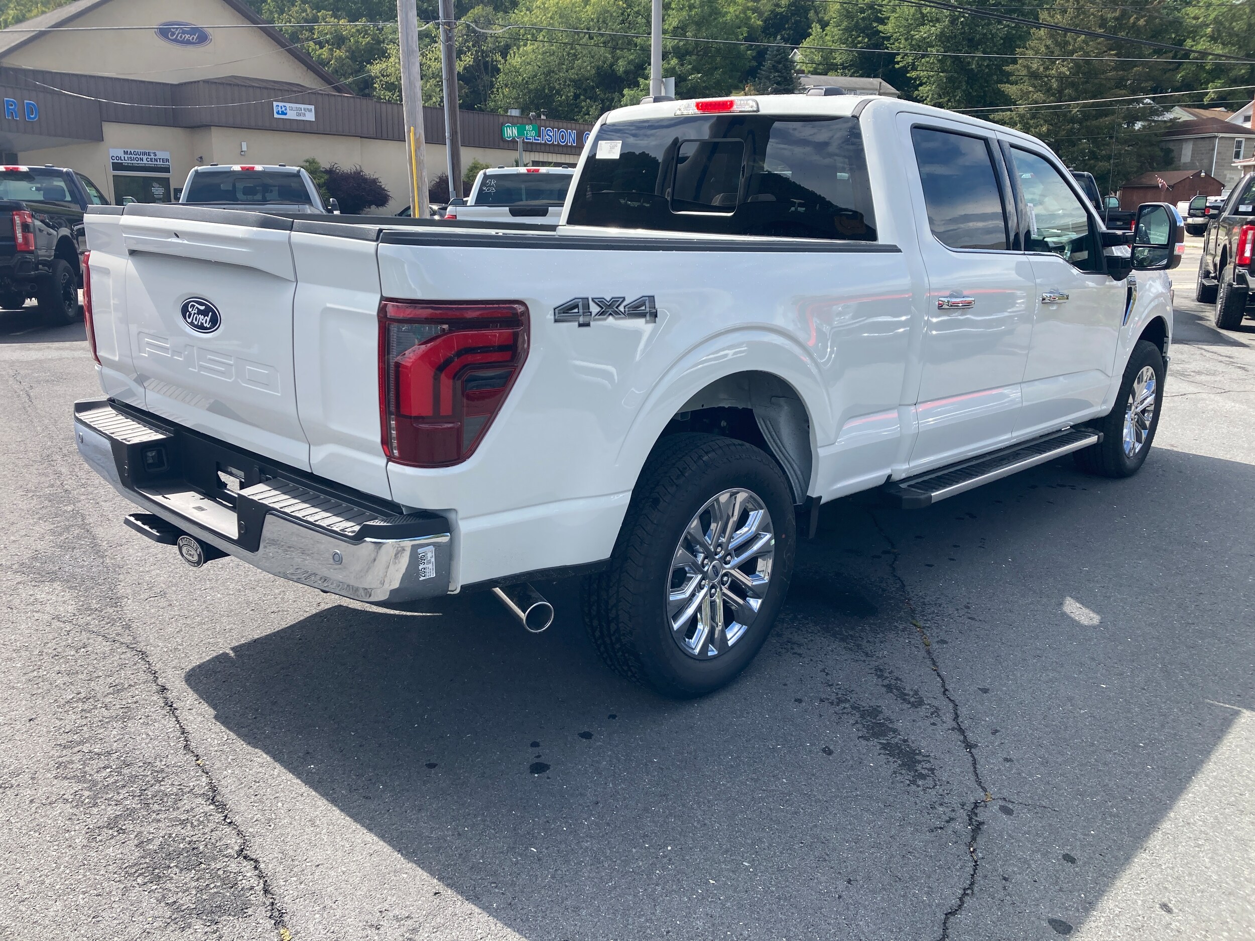 2025 Ford F-150 Lariat photo 4