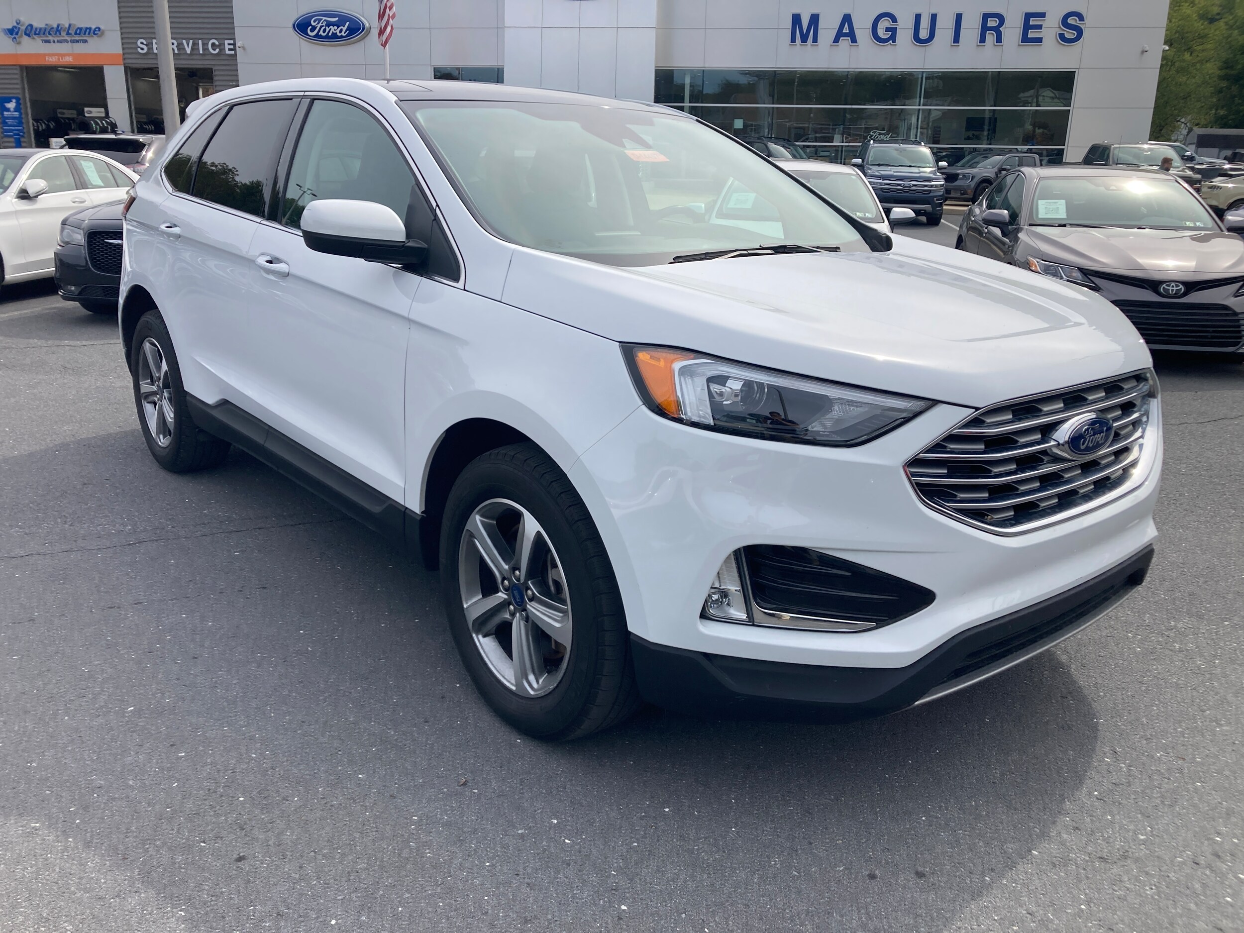 2022 Ford Edge SEL photo 3
