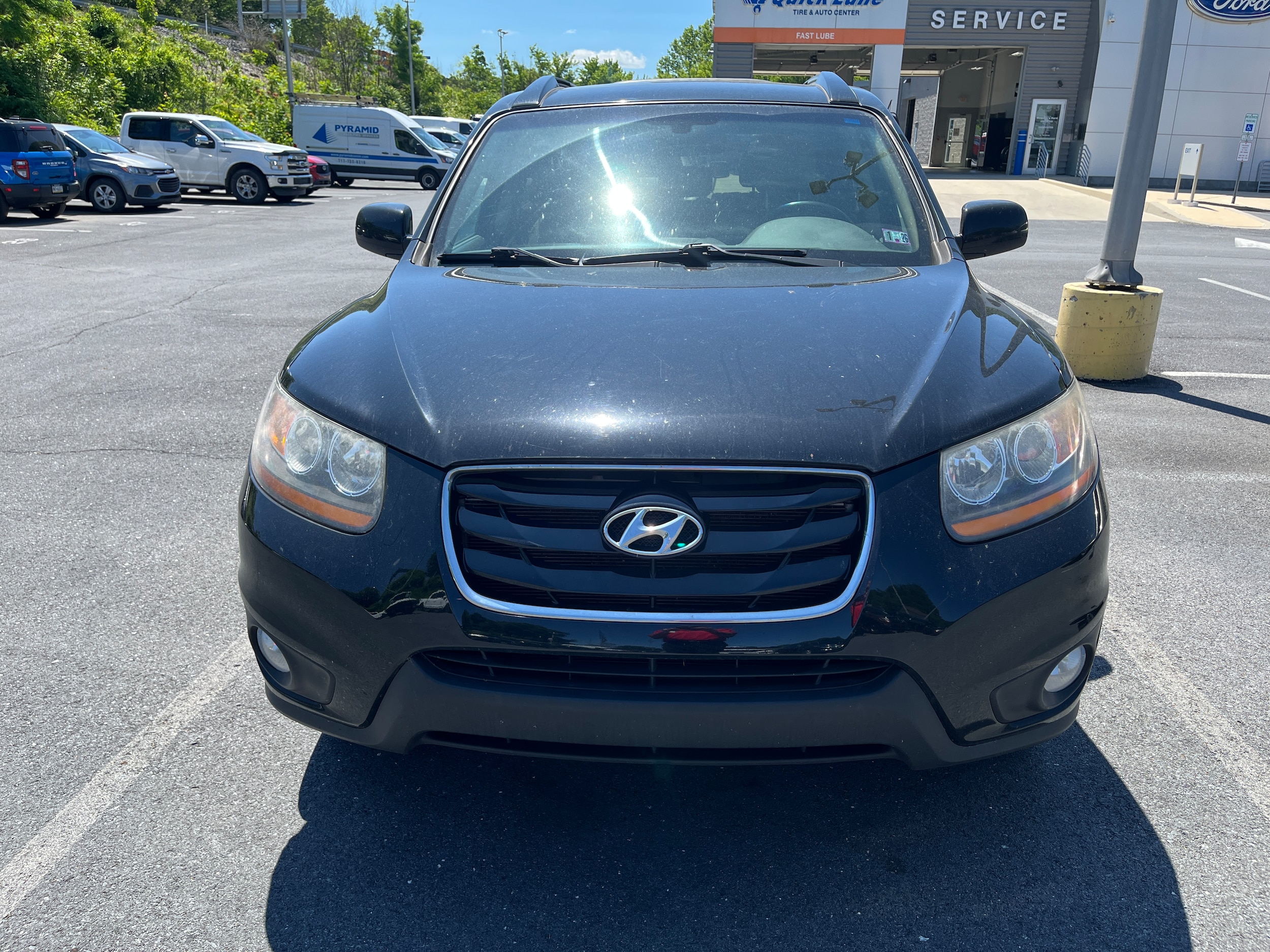 Used 2011 Hyundai Santa Fe Limited with VIN 5XYZKDAG9BG001665 for sale in Duncannon, PA