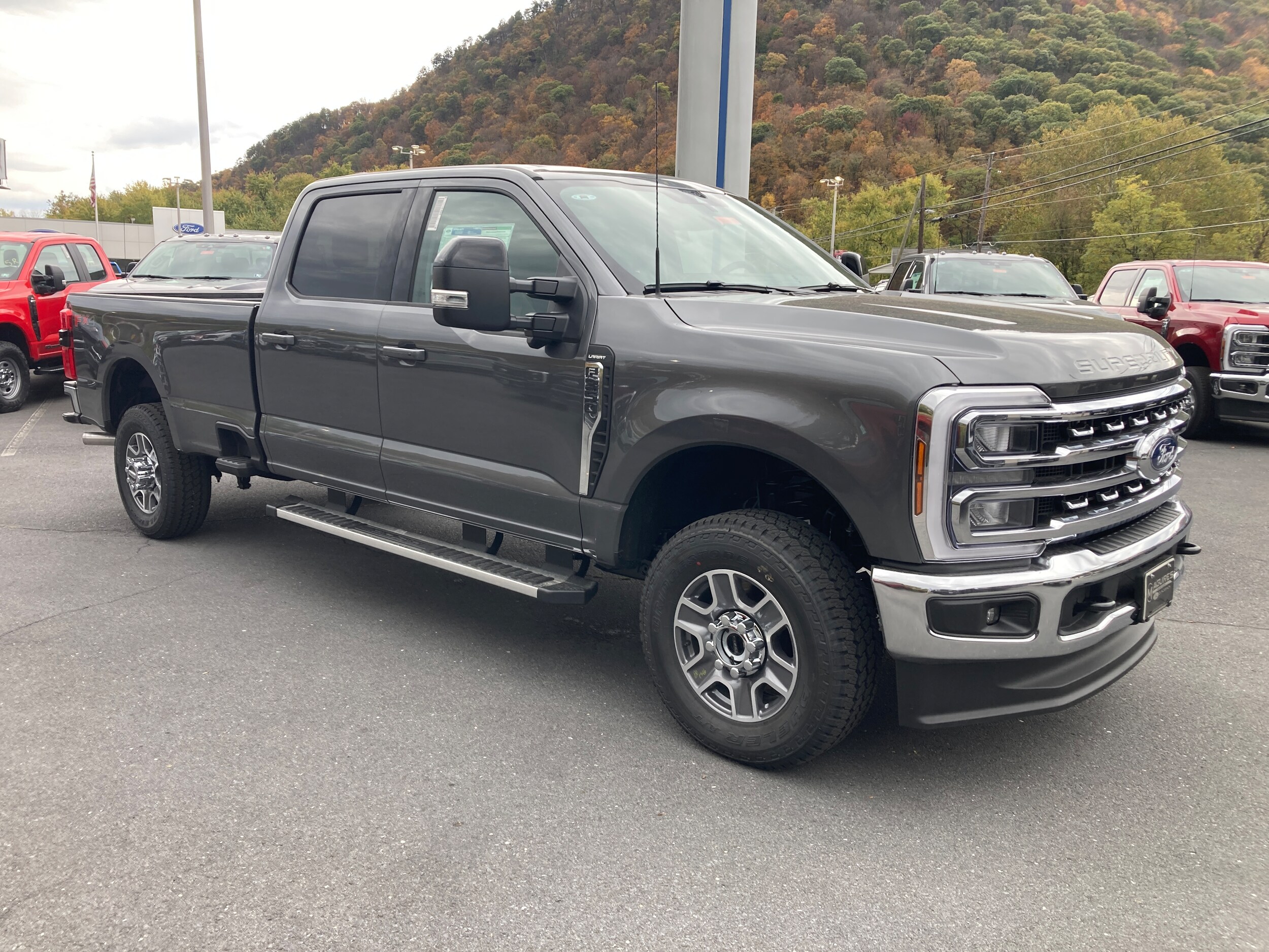 2026 Ford F-350 Lariat photo 3