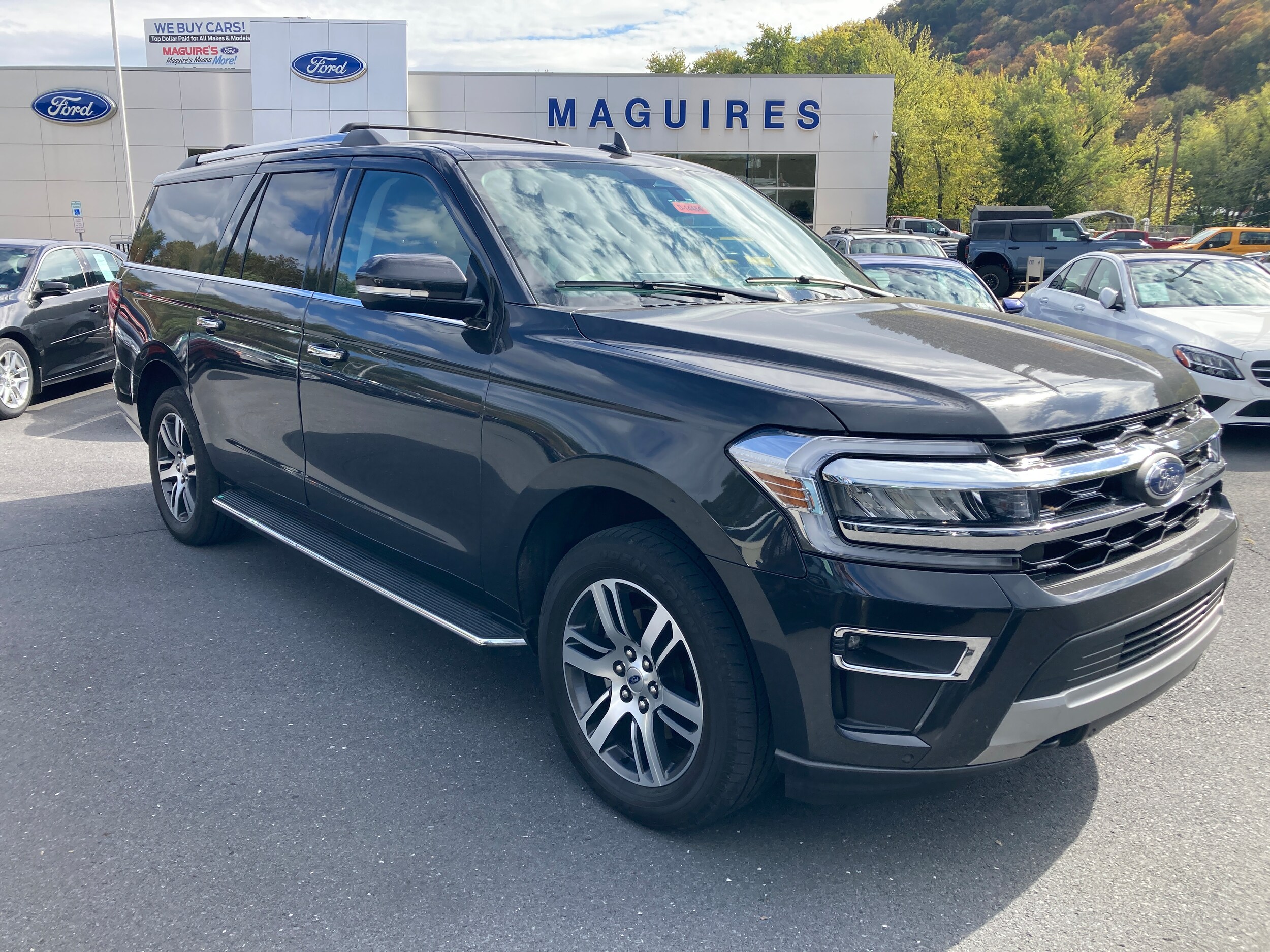 2022 Ford Expedition MAX Limited photo 4