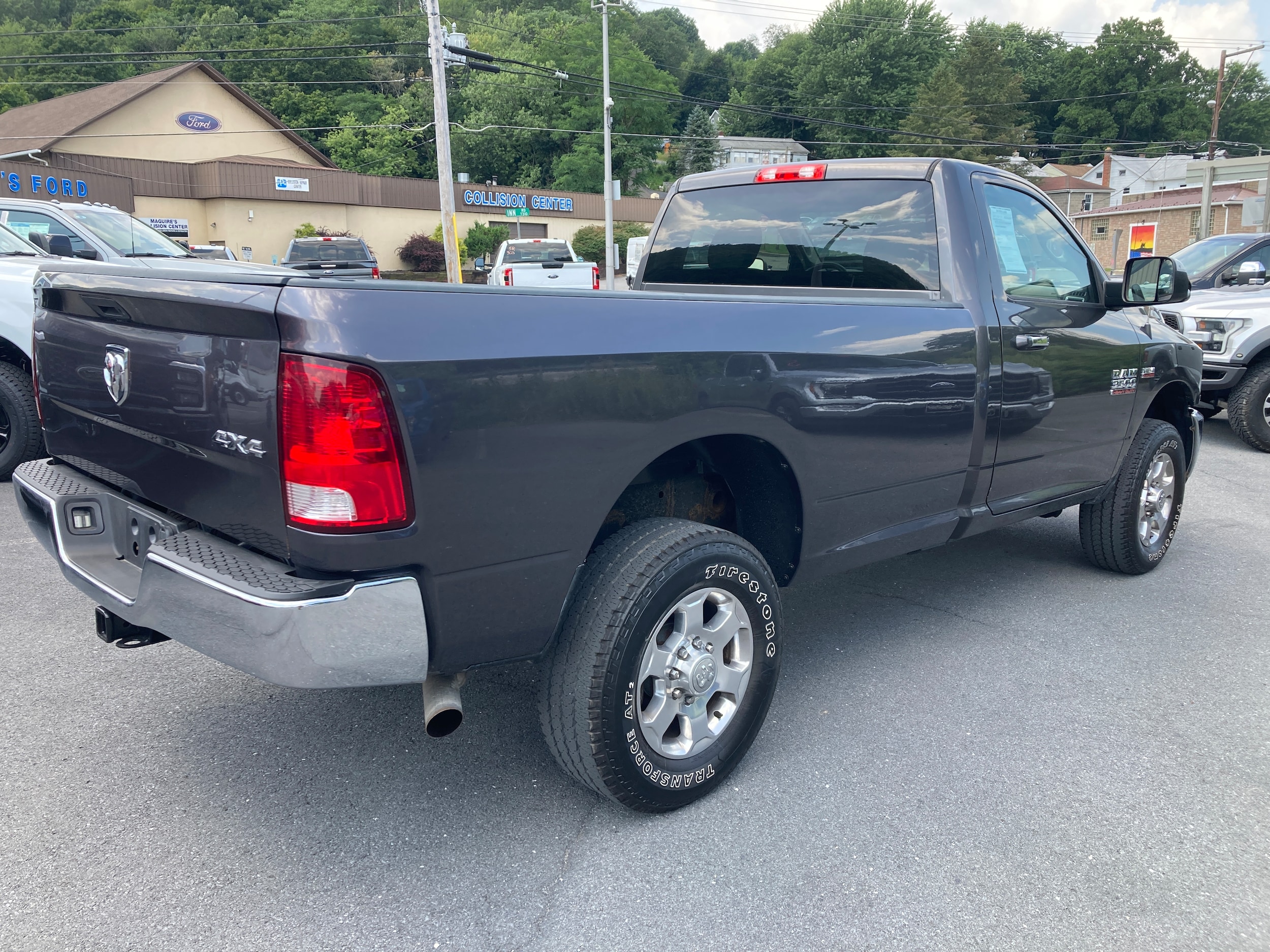 2017 Ram 3500 SLT photo 4