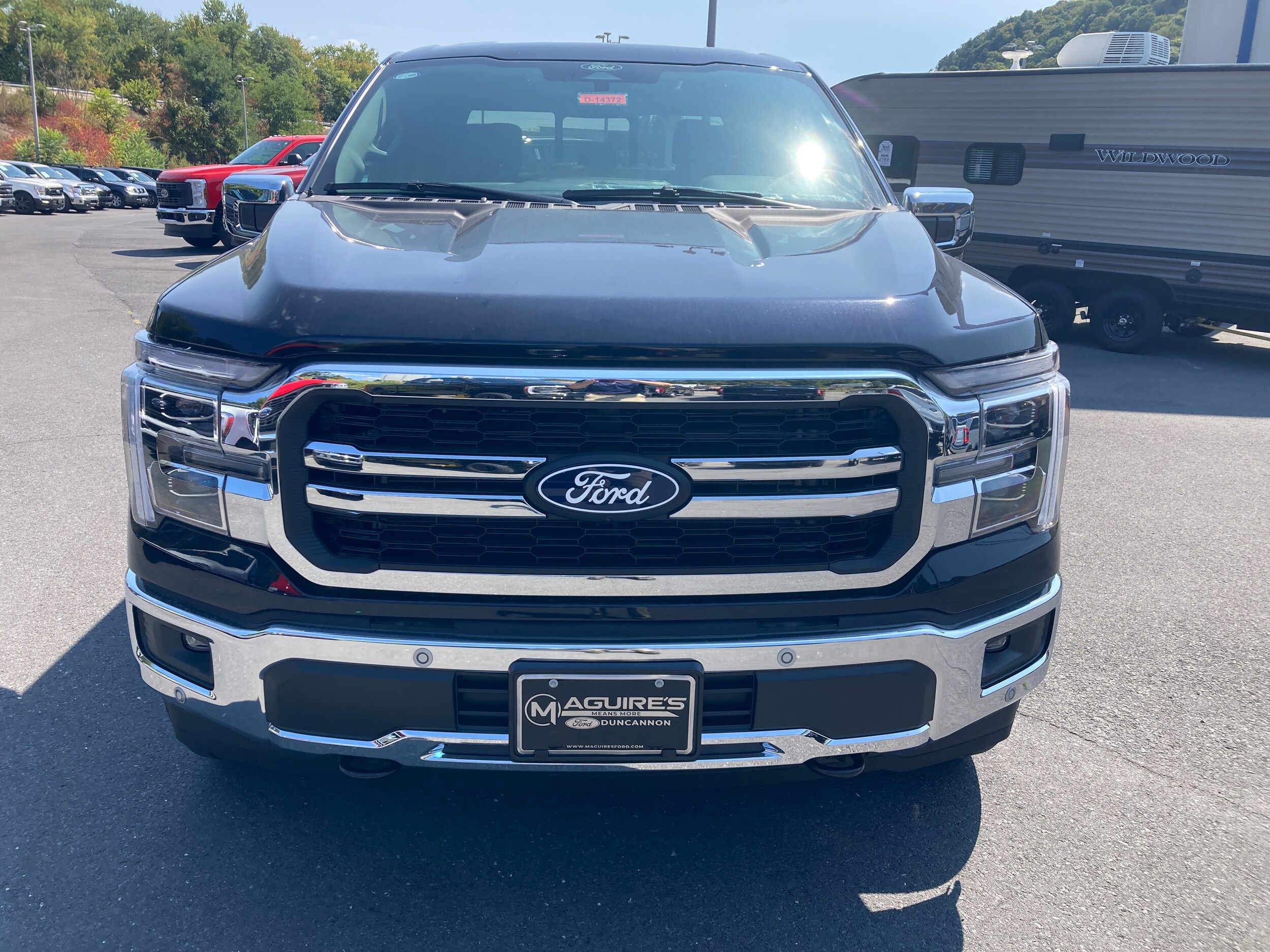 2025 Ford F-150 Lariat photo 2