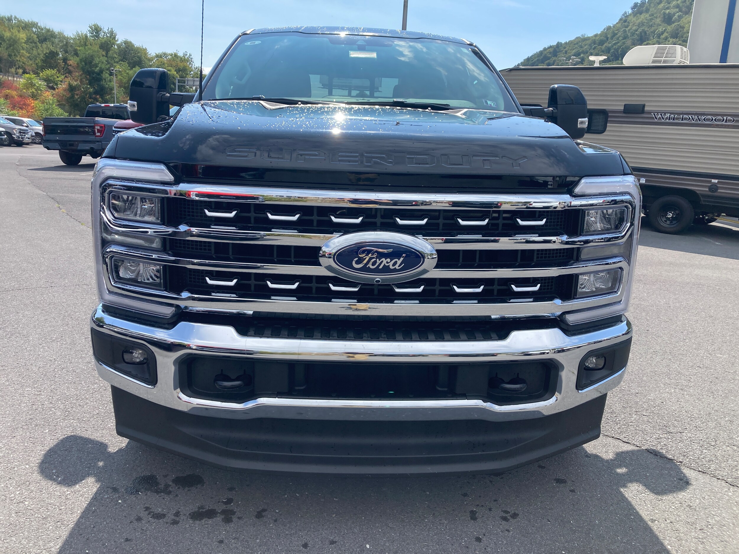 2026 Ford F-350 Lariat photo 2