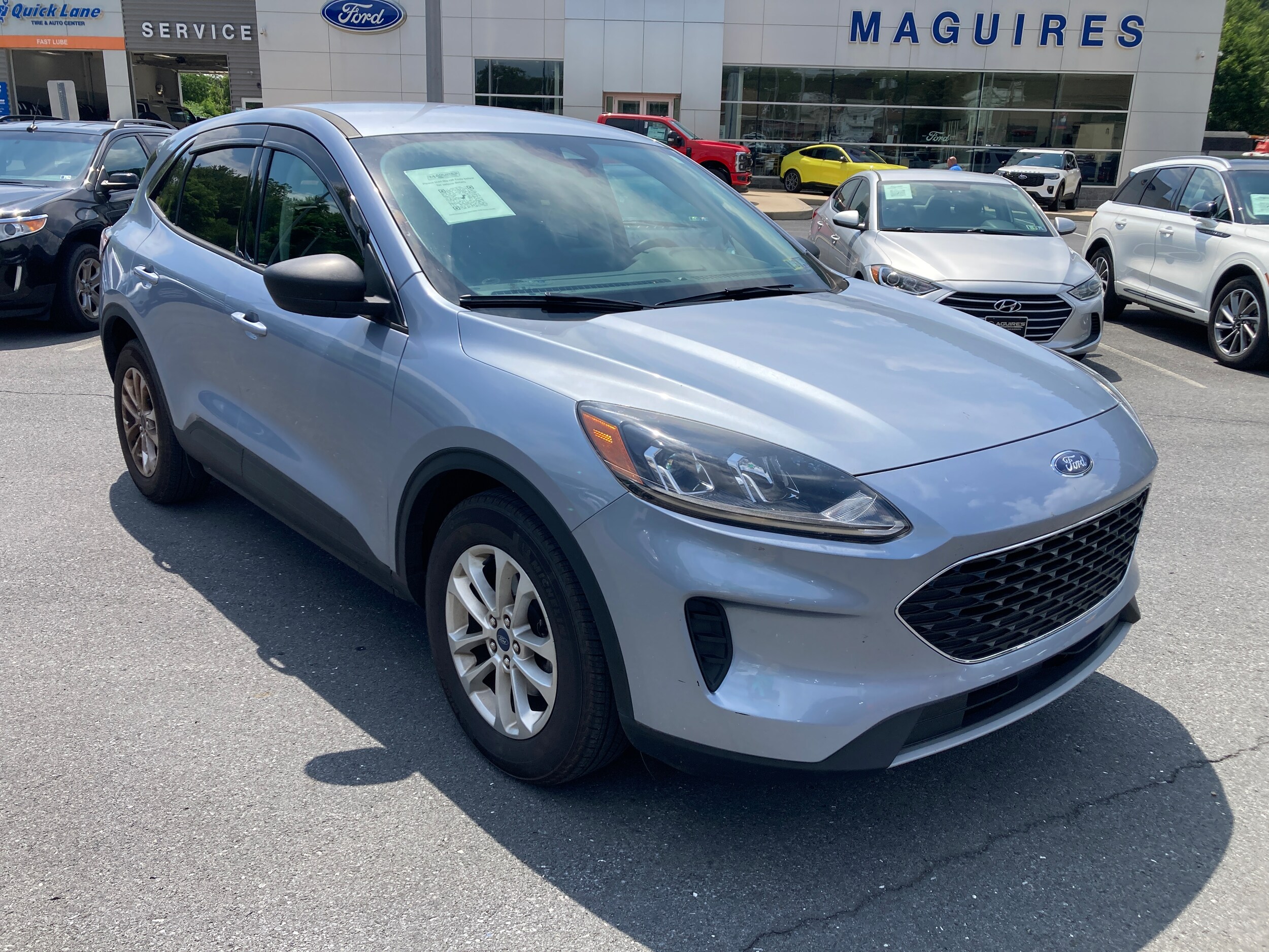 2022 Ford Escape SE photo 3