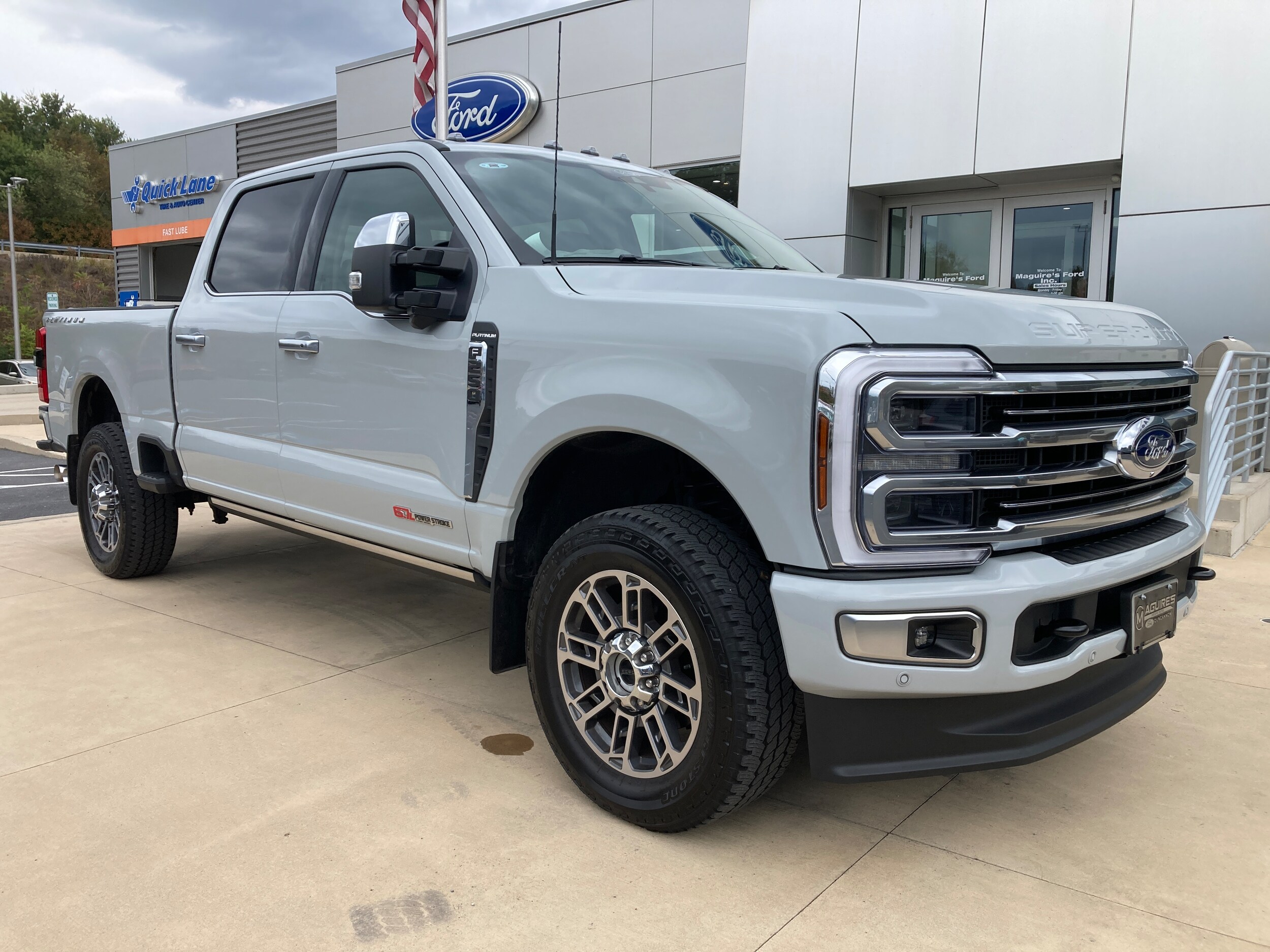 2025 Ford F-250 Platinum photo 3