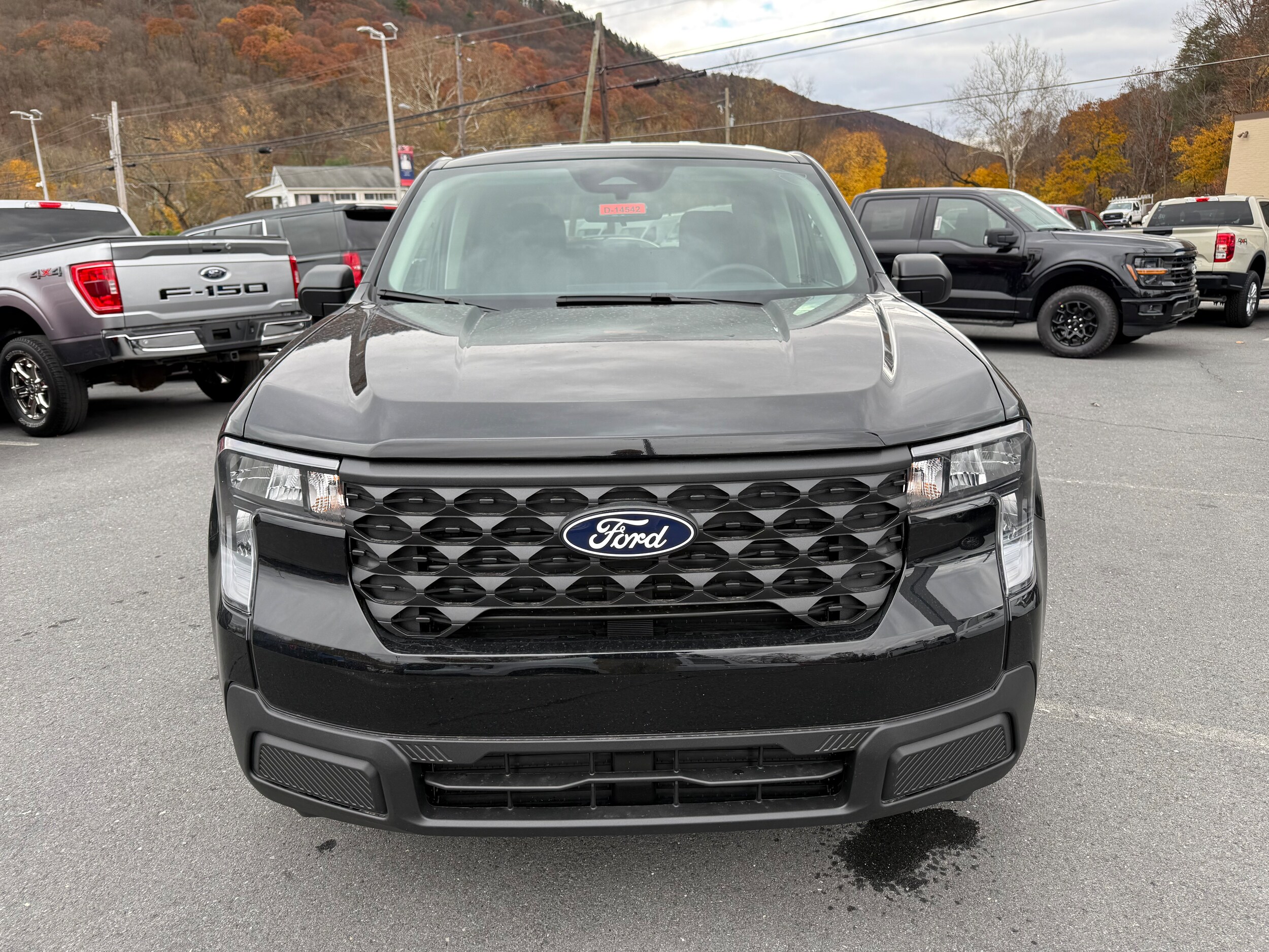 2025 Ford Maverick XL photo 2