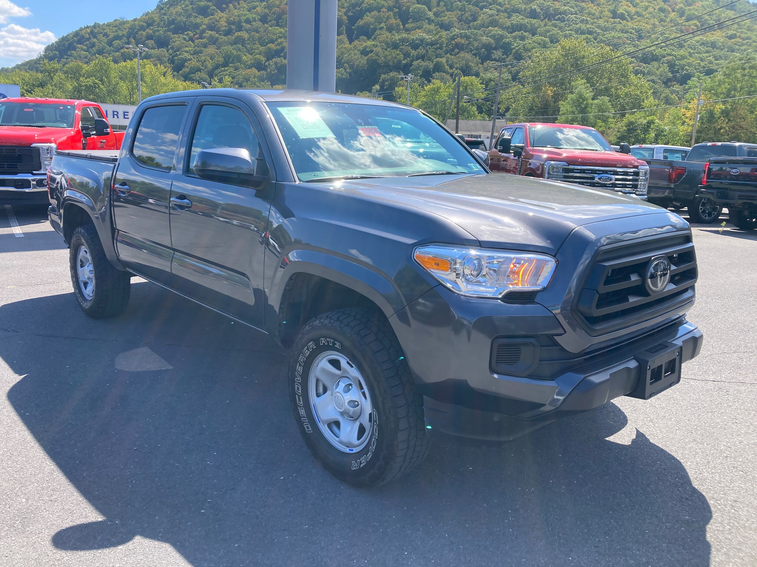 2022 Toyota Tacoma SR5 photo 3