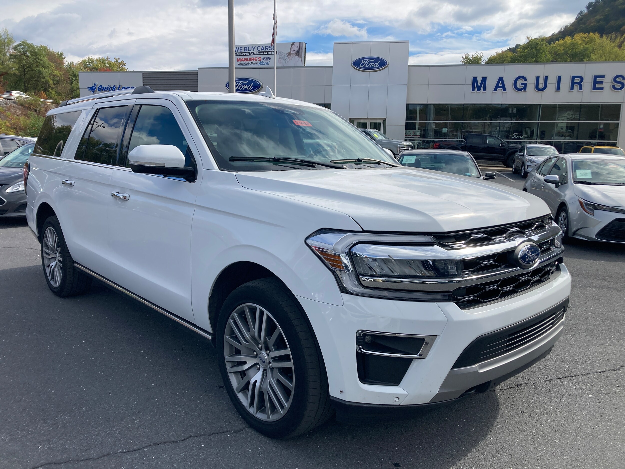2022 Ford Expedition MAX Limited photo 3