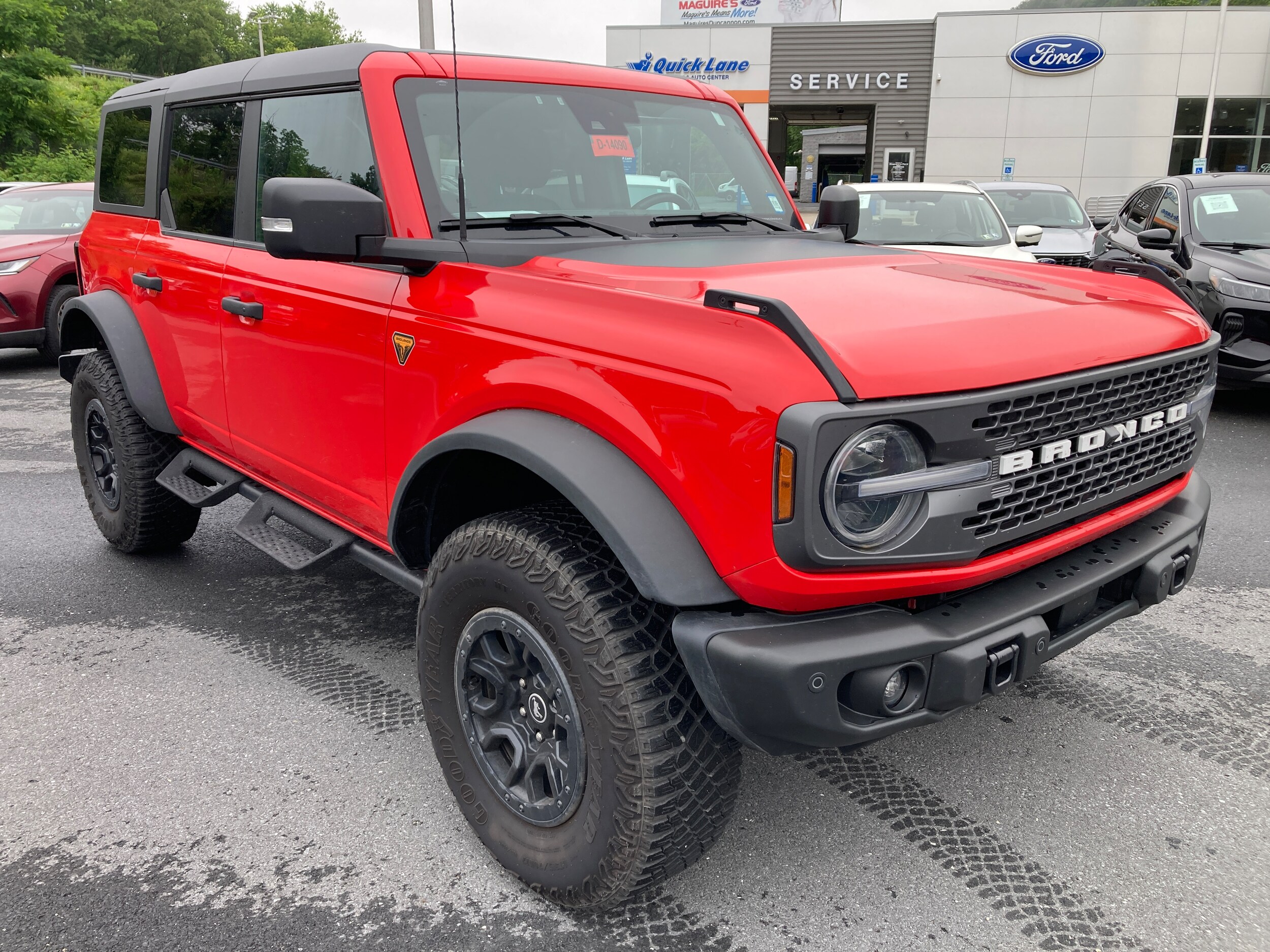 2023 Ford Bronco Badlands photo 3