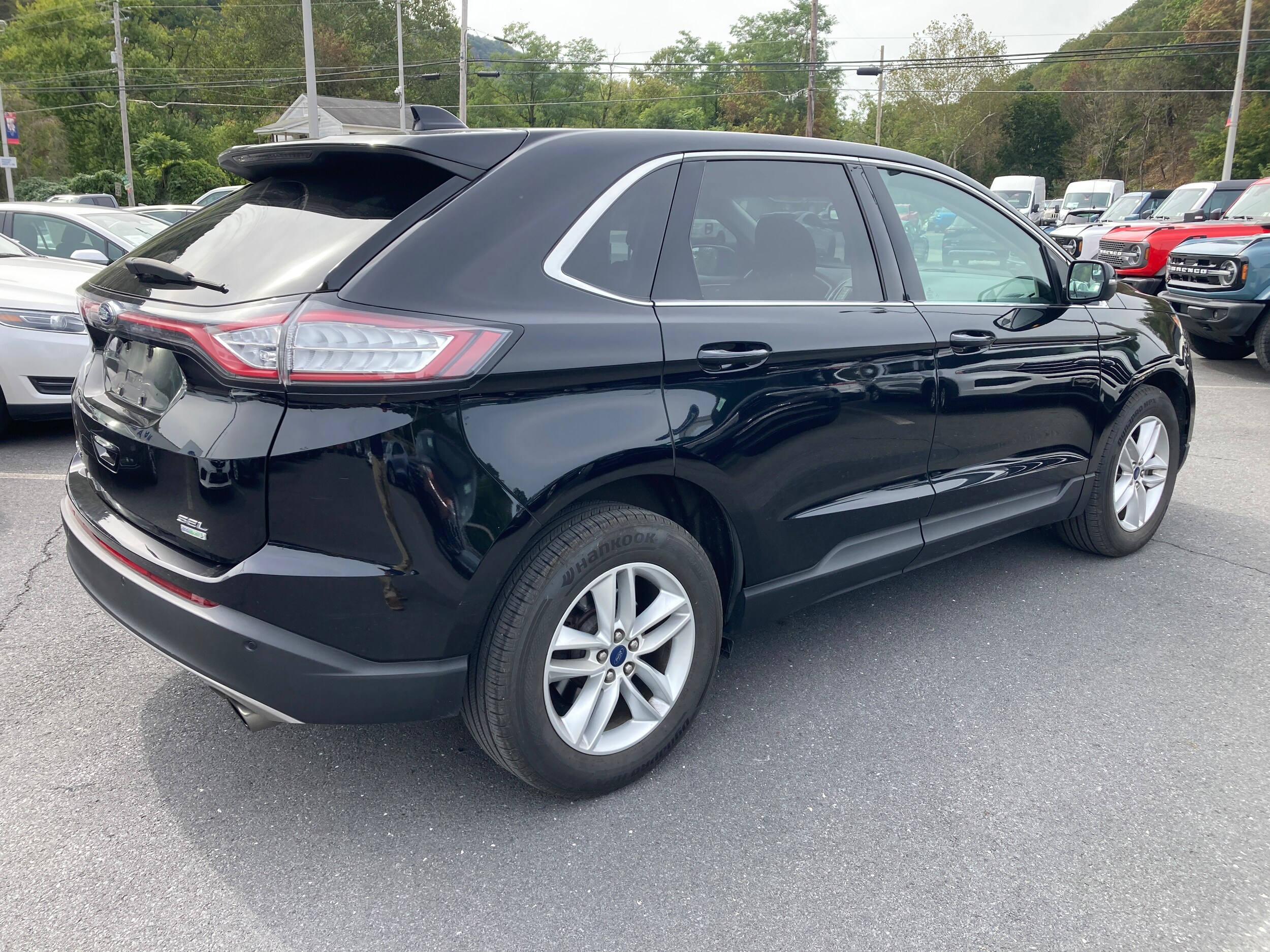2017 Ford Edge SEL photo 3