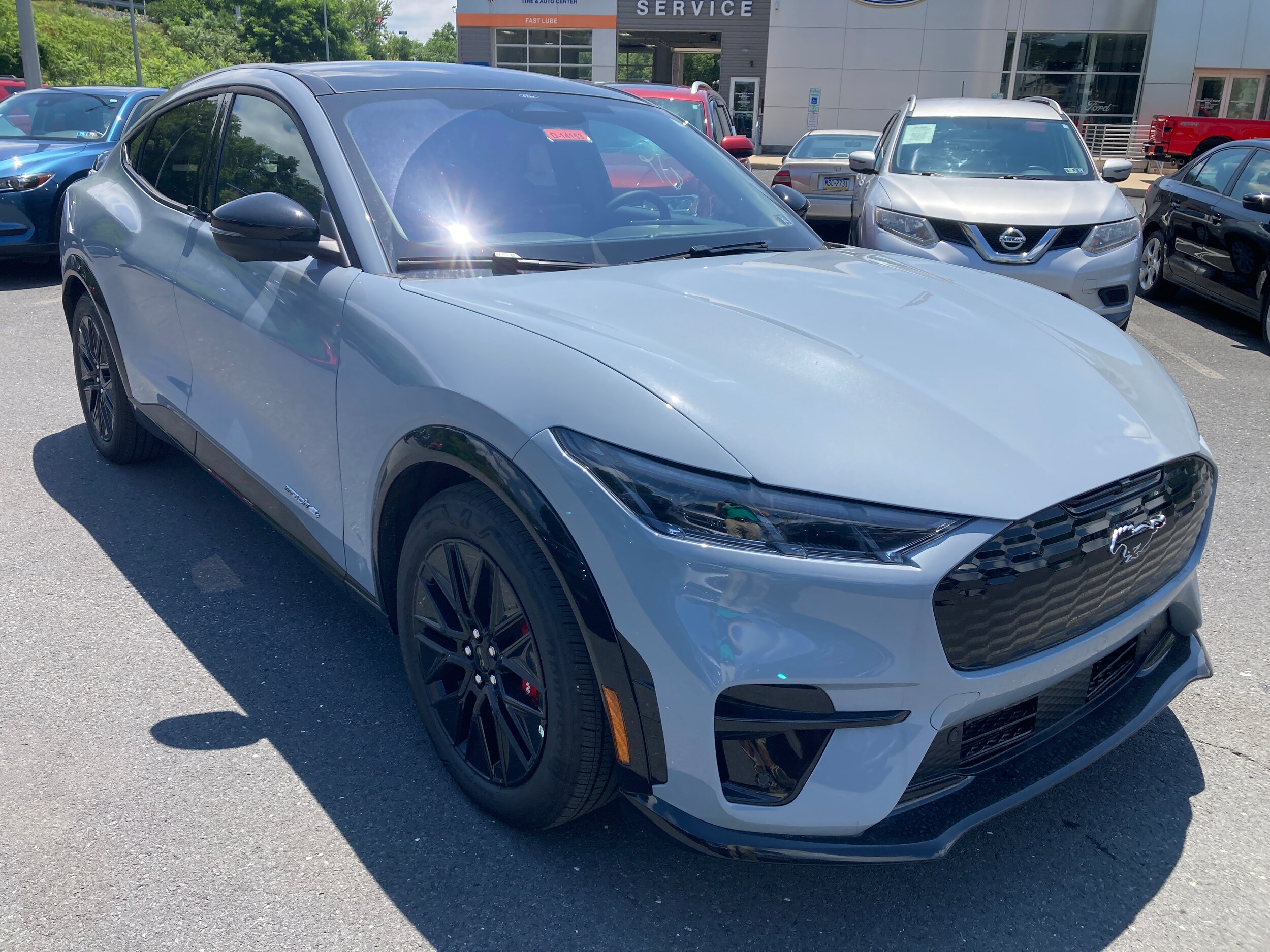 2025 Ford Mustang Mach-E Premium photo 3