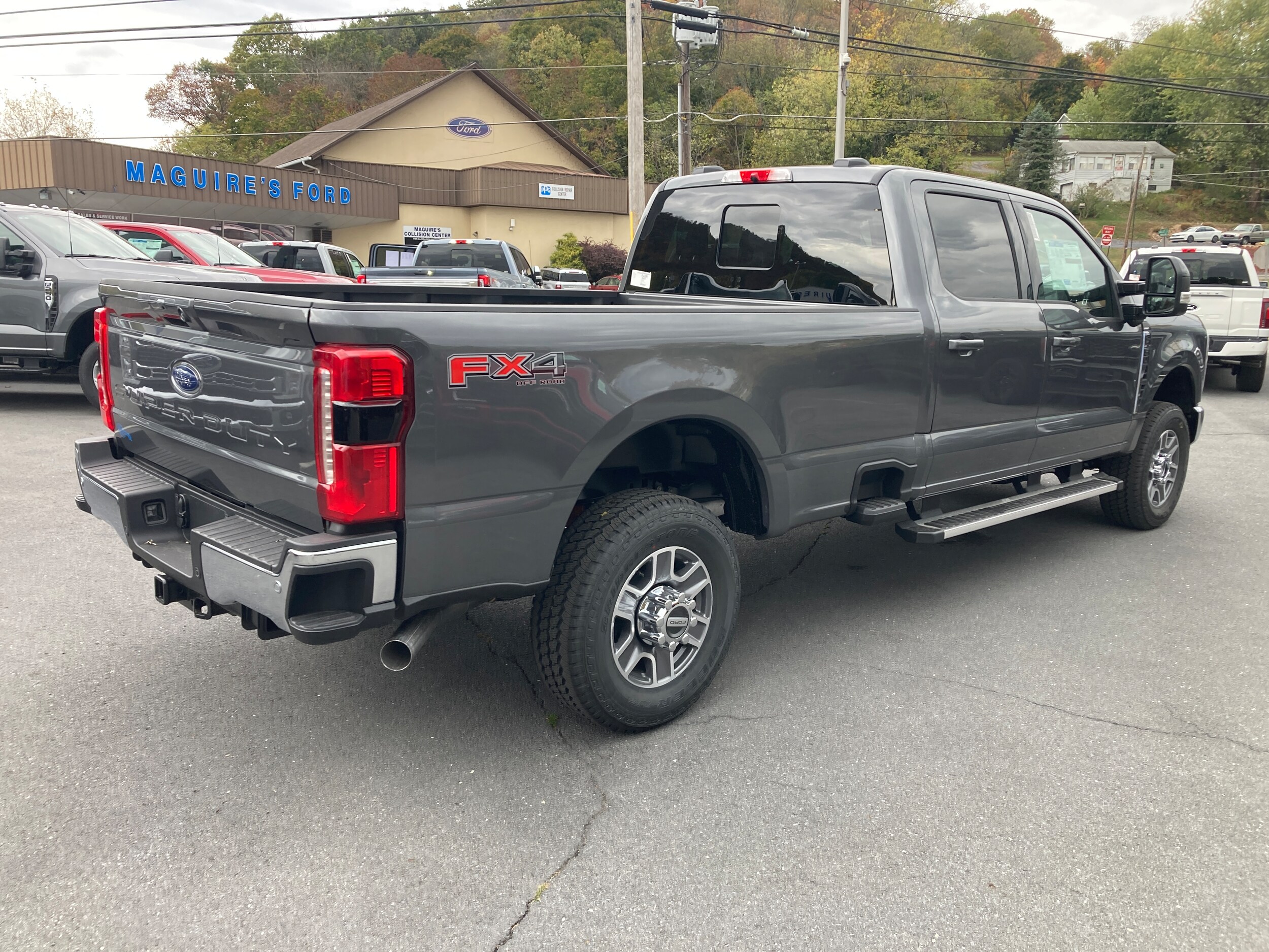 2026 Ford F-350 Lariat photo 4