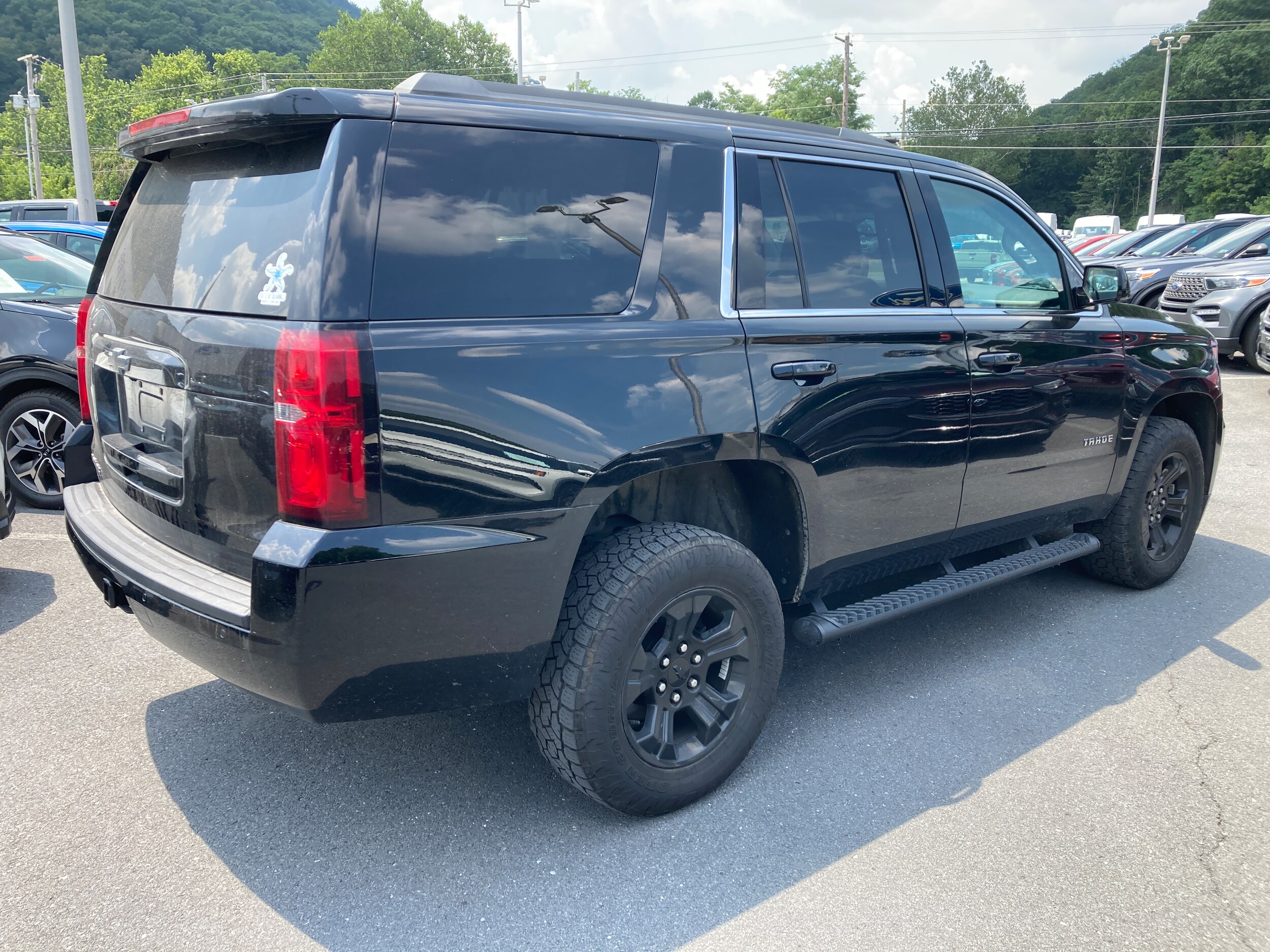 2020 Chevrolet Tahoe LS photo 3