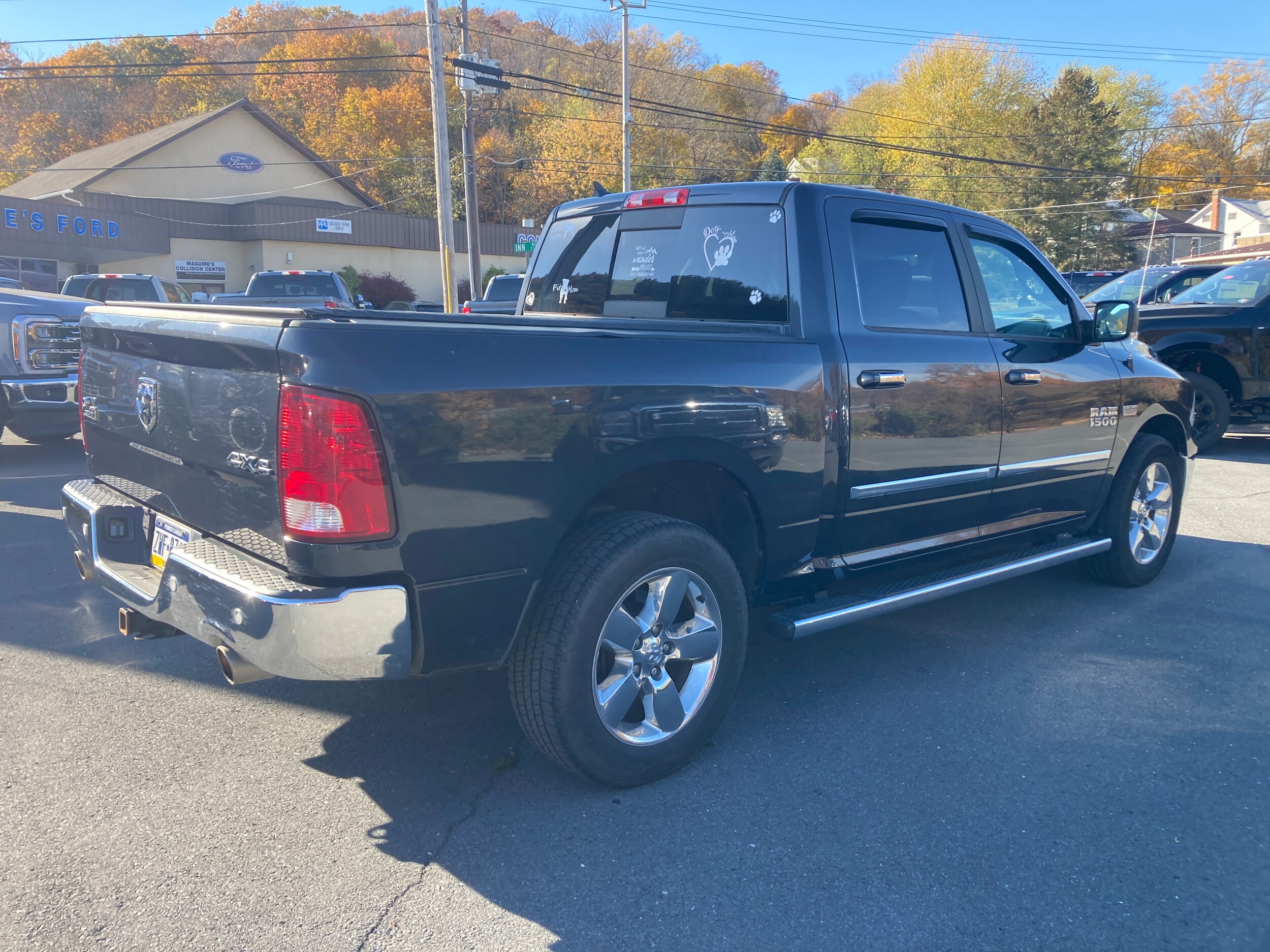 2017 Ram 1500 Big Horn photo 3