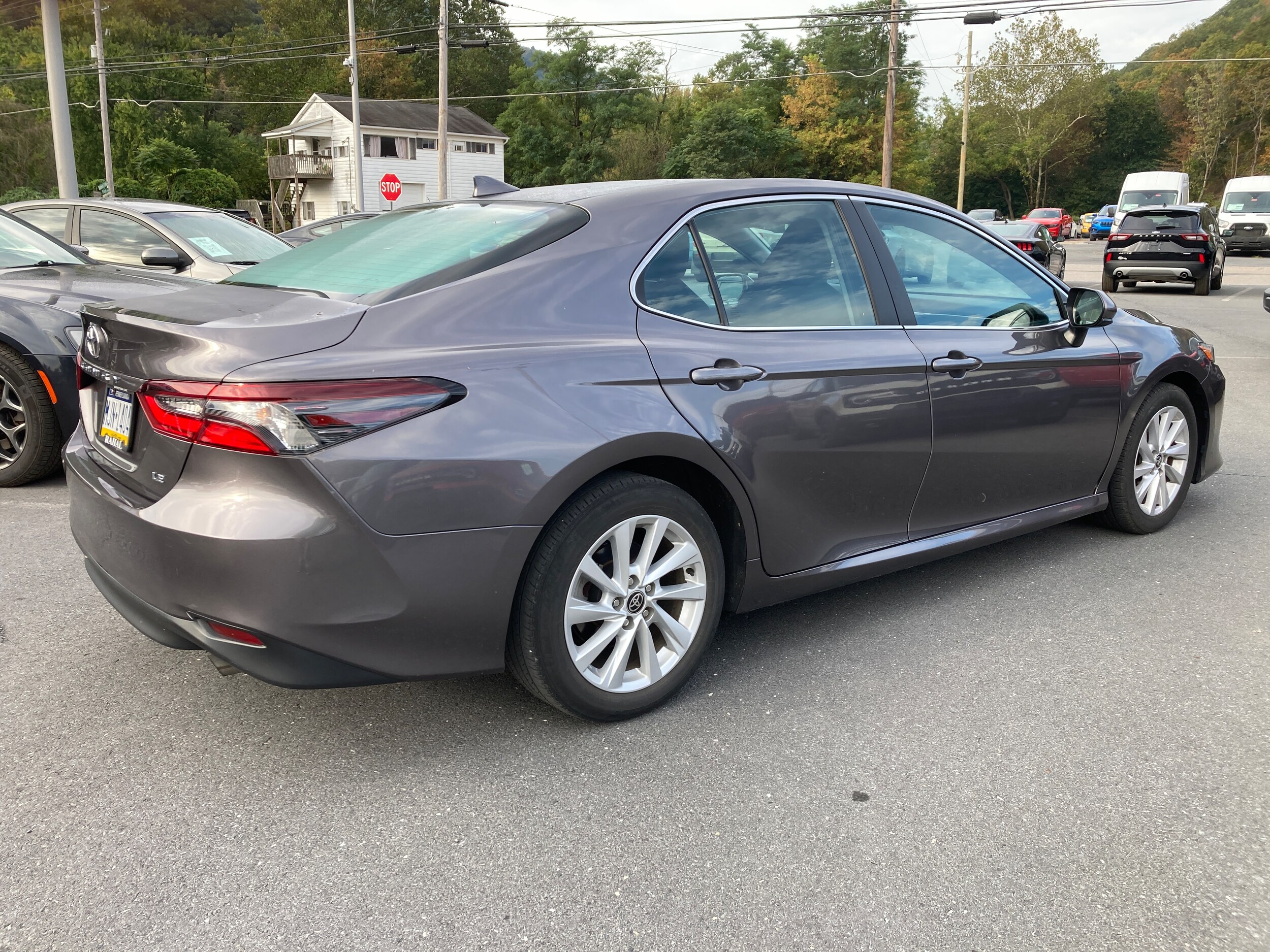2023 Toyota Camry LE photo 3