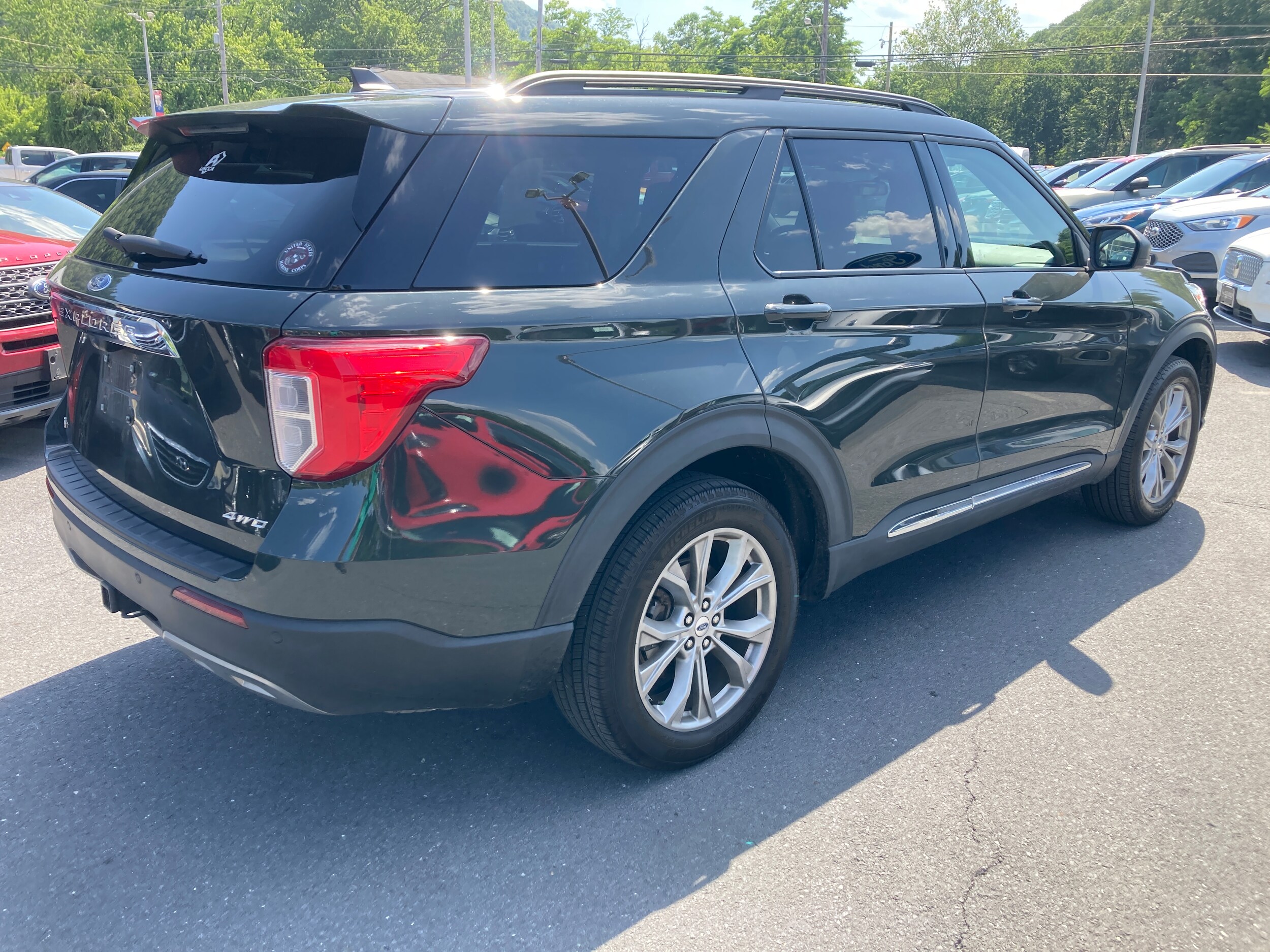 2023 Ford Explorer XLT photo 3
