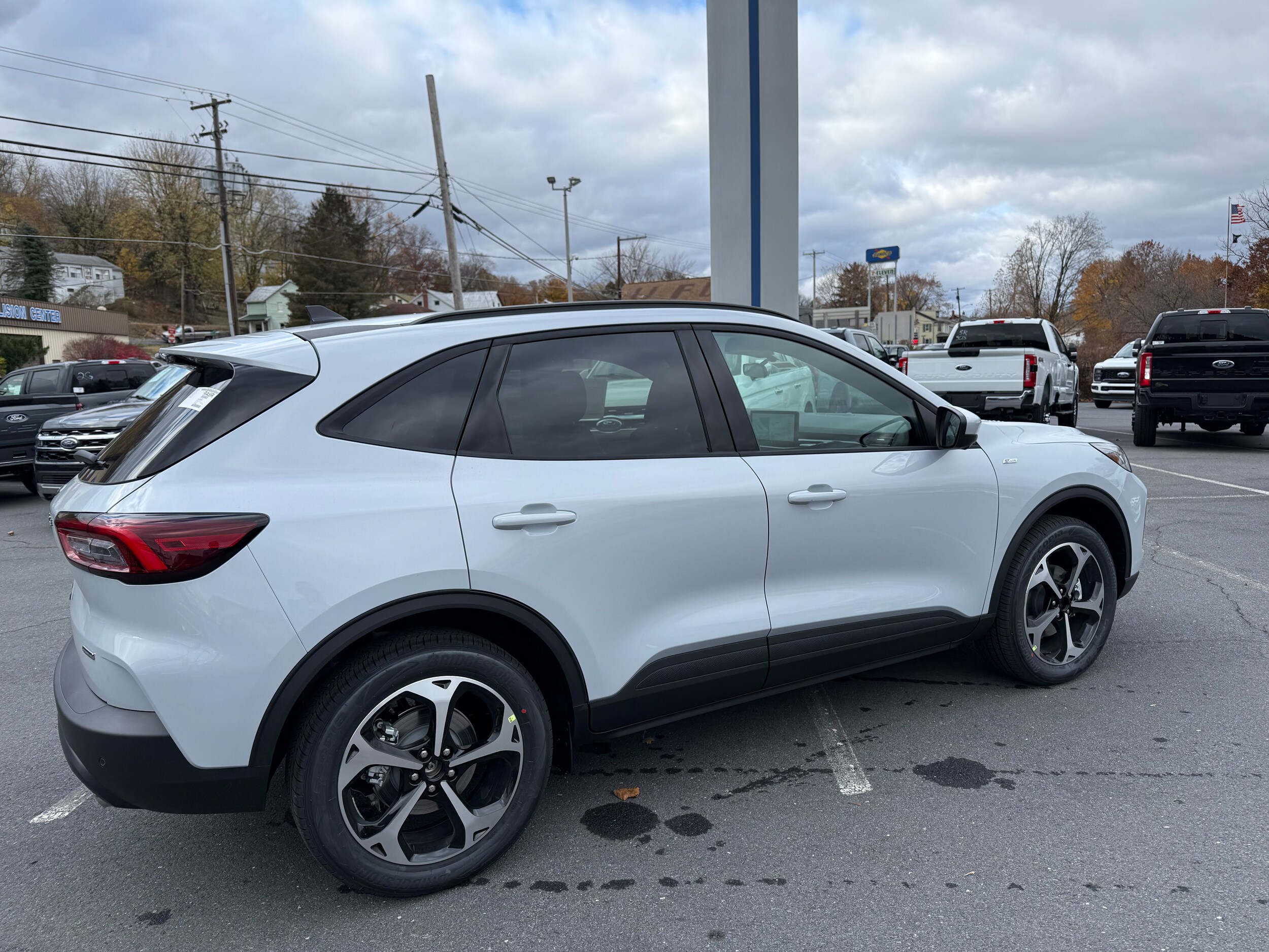 2026 Ford Escape ST-Line Select photo 3