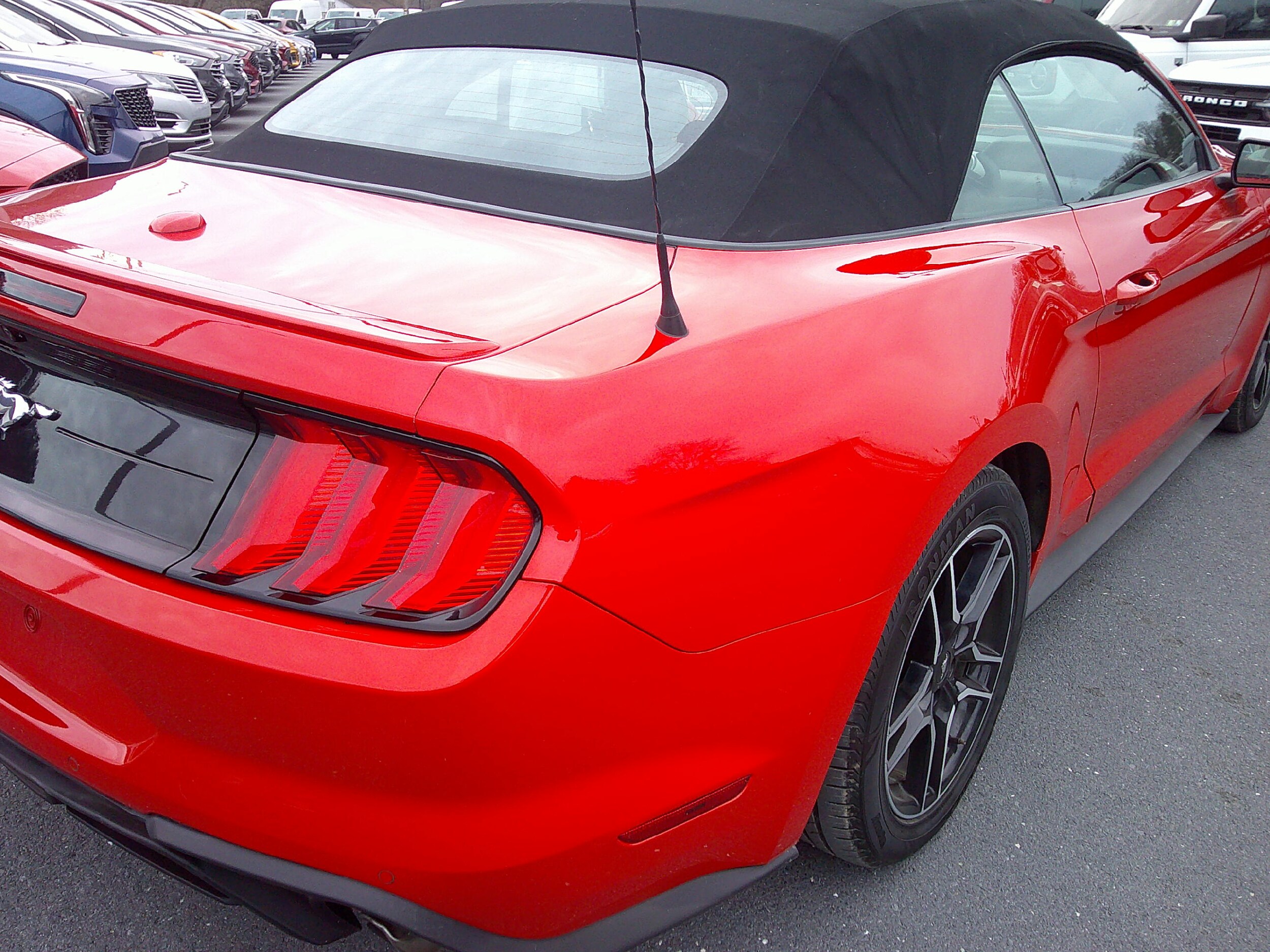 2022 Ford Mustang EcoBoost Premium Convertible photo 4