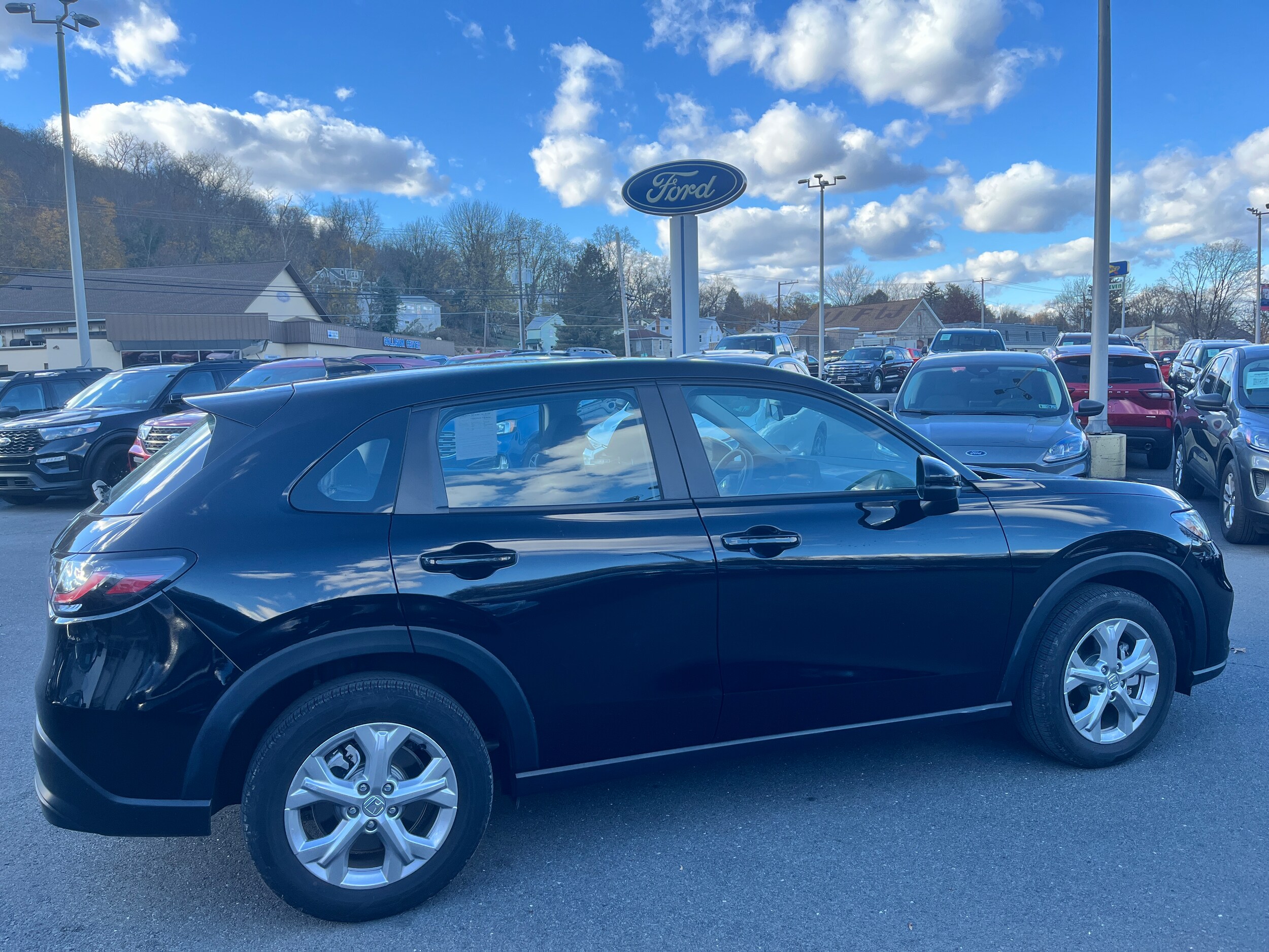 2023 Honda HR-V LX photo 2