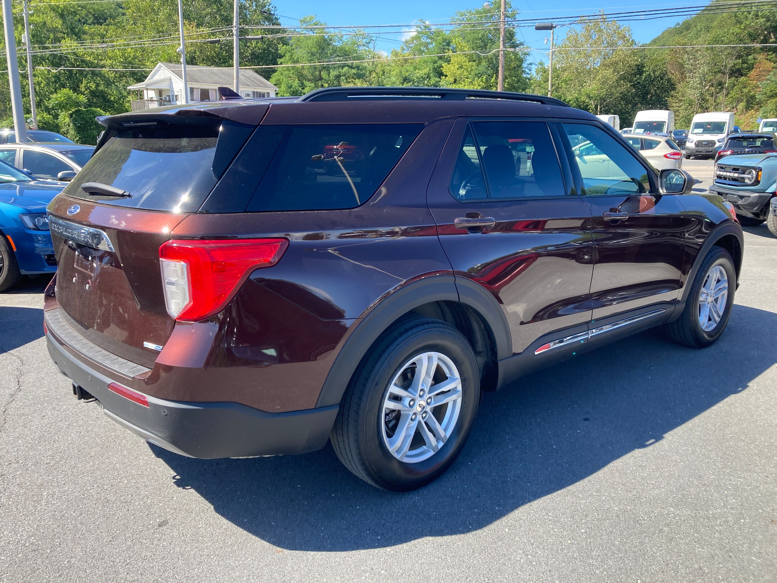 2020 Ford Explorer XLT photo 3