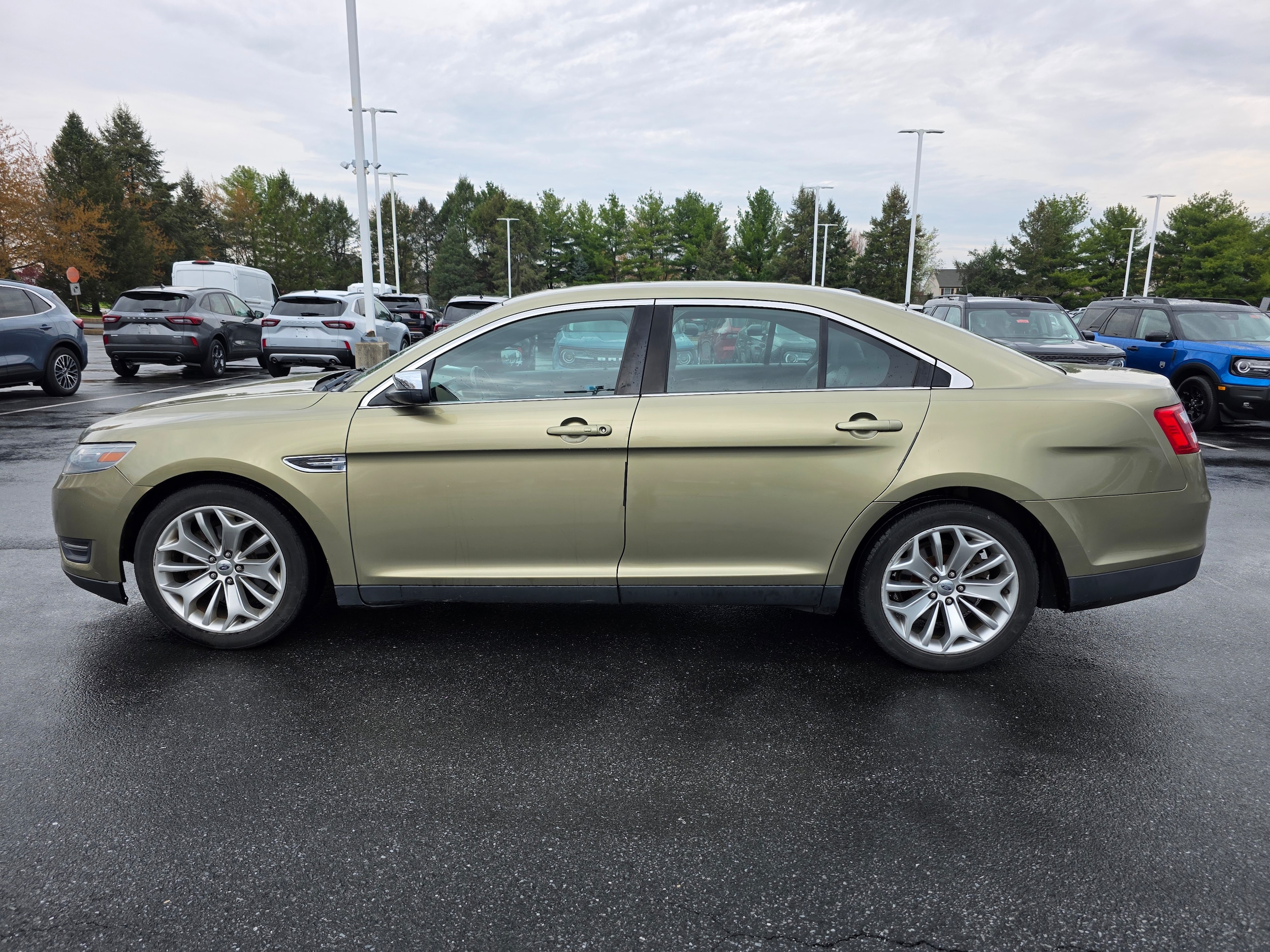 Used 2013 Ford Taurus Limited with VIN 1FAHP2F80DG235444 for sale in Palmyra, PA