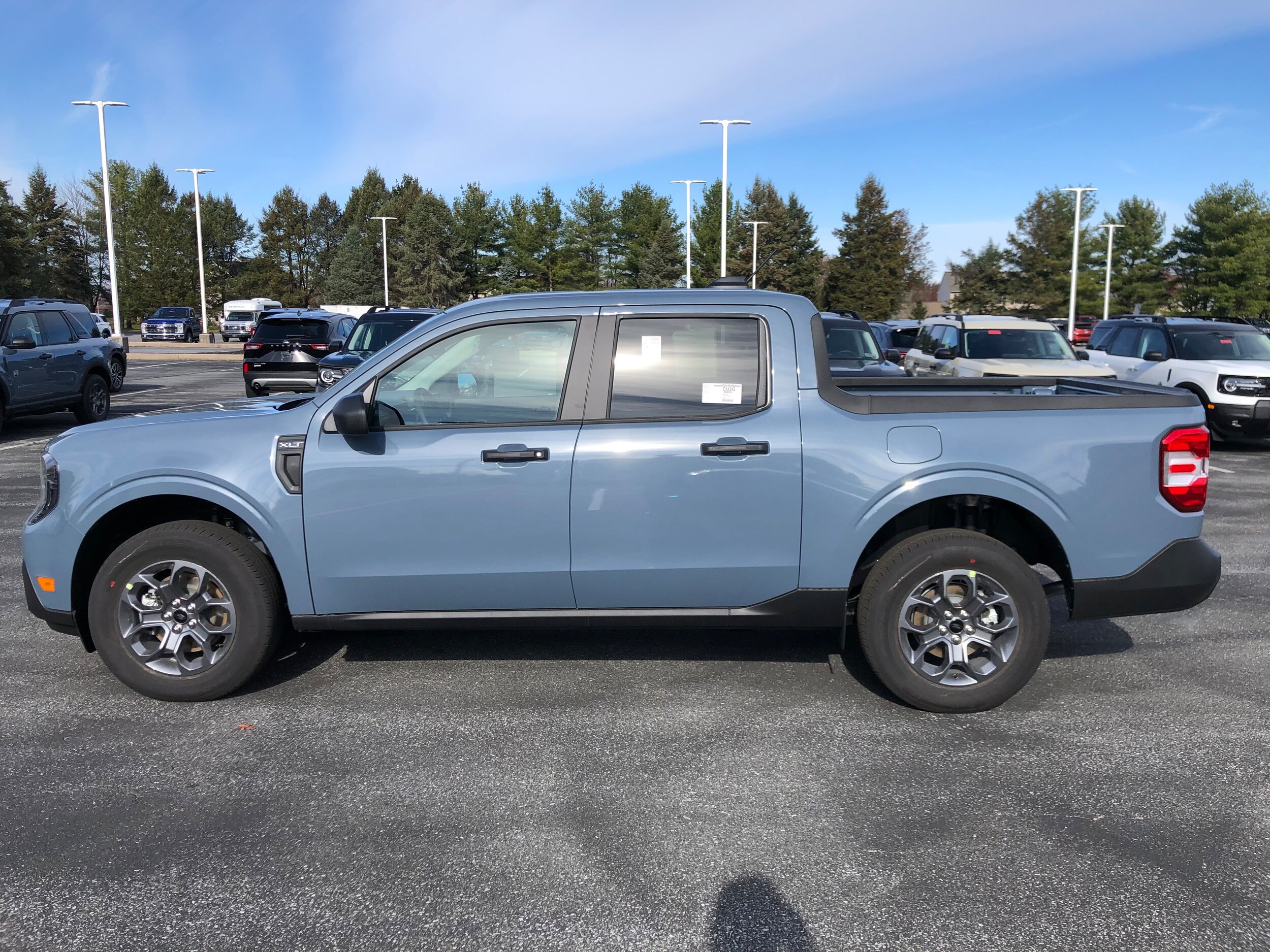 2025 Ford Maverick XLT photo 2
