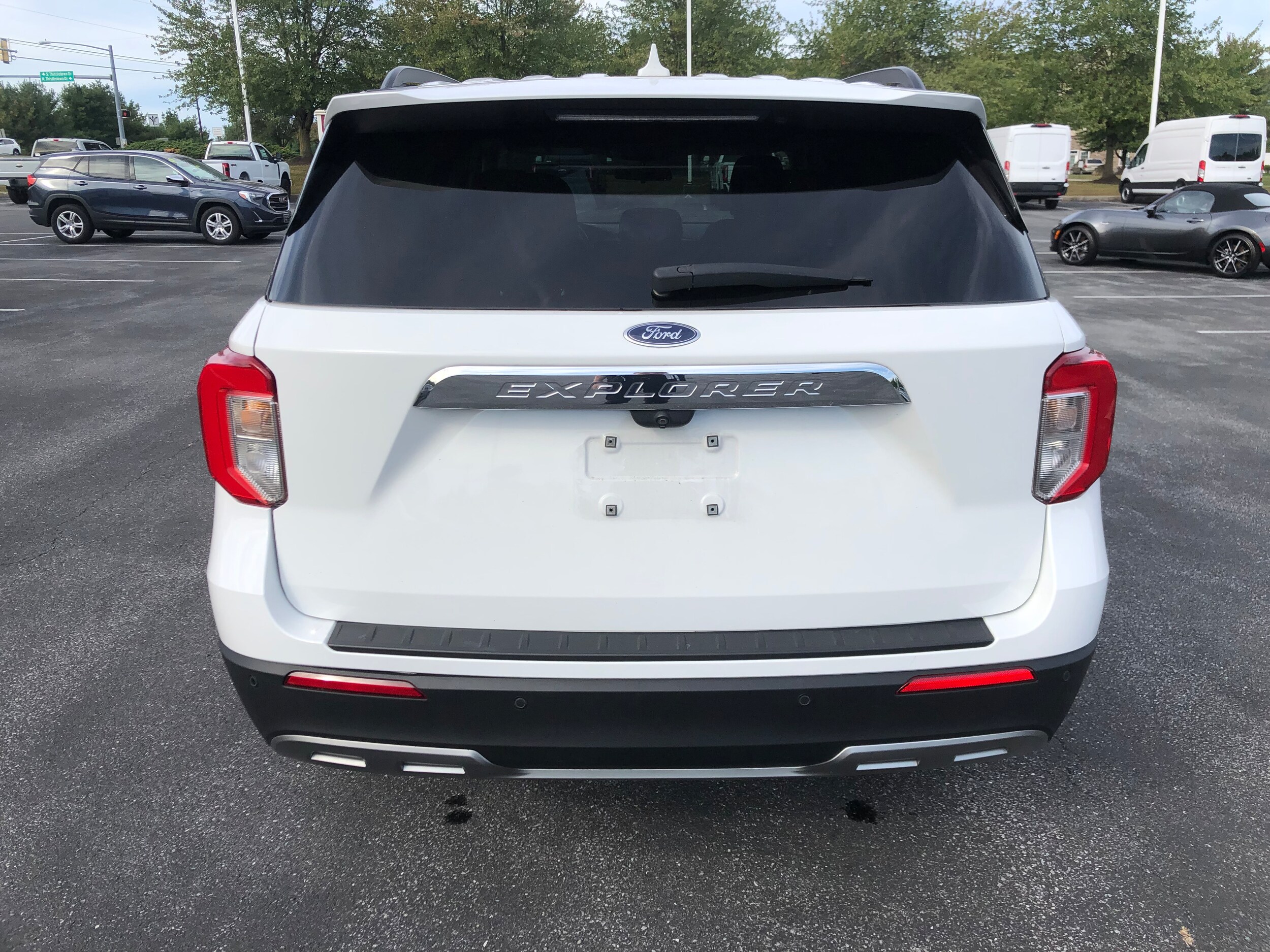 2020 Ford Explorer XLT photo 2