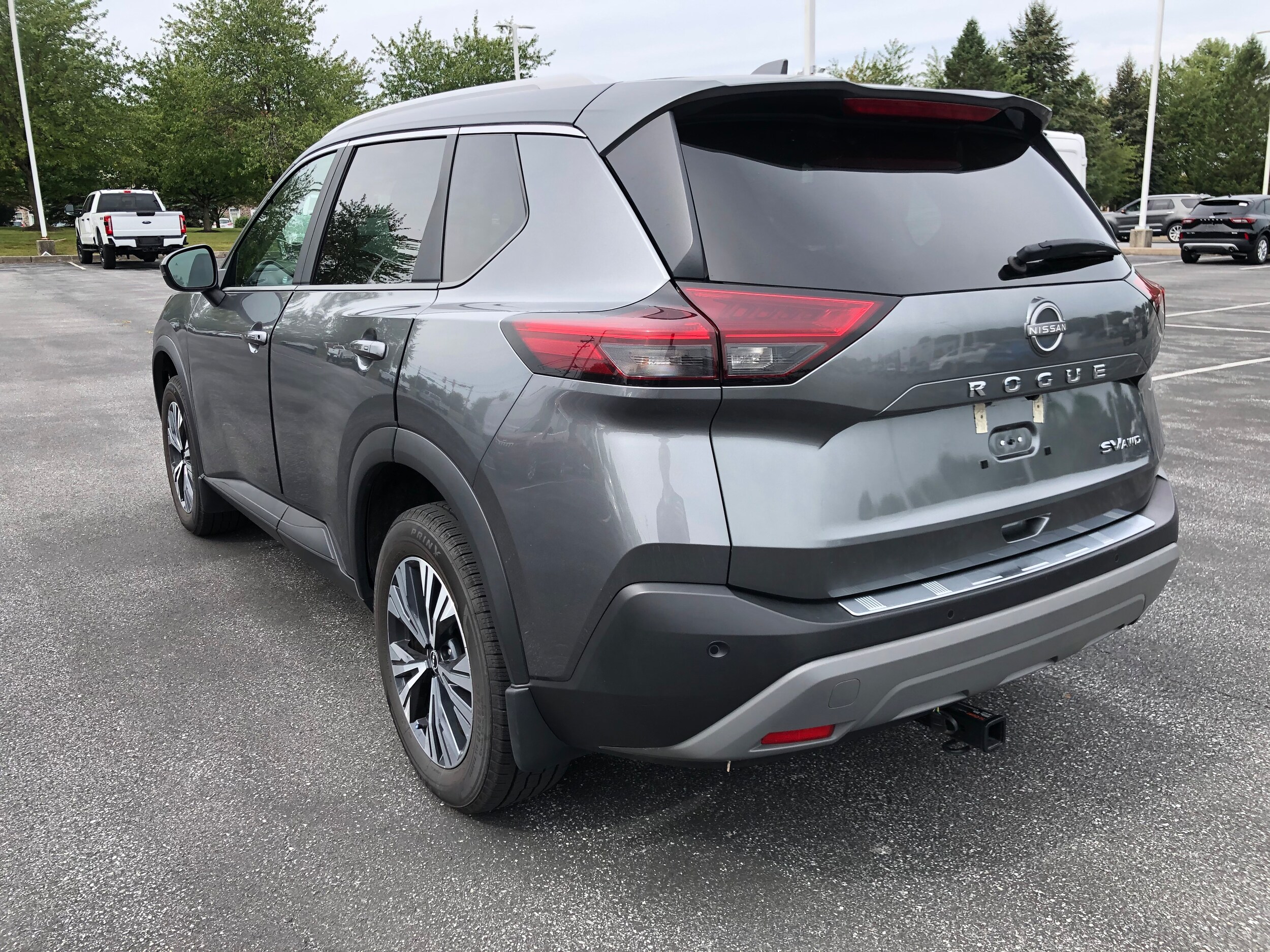 2023 Nissan Rogue SV photo 2