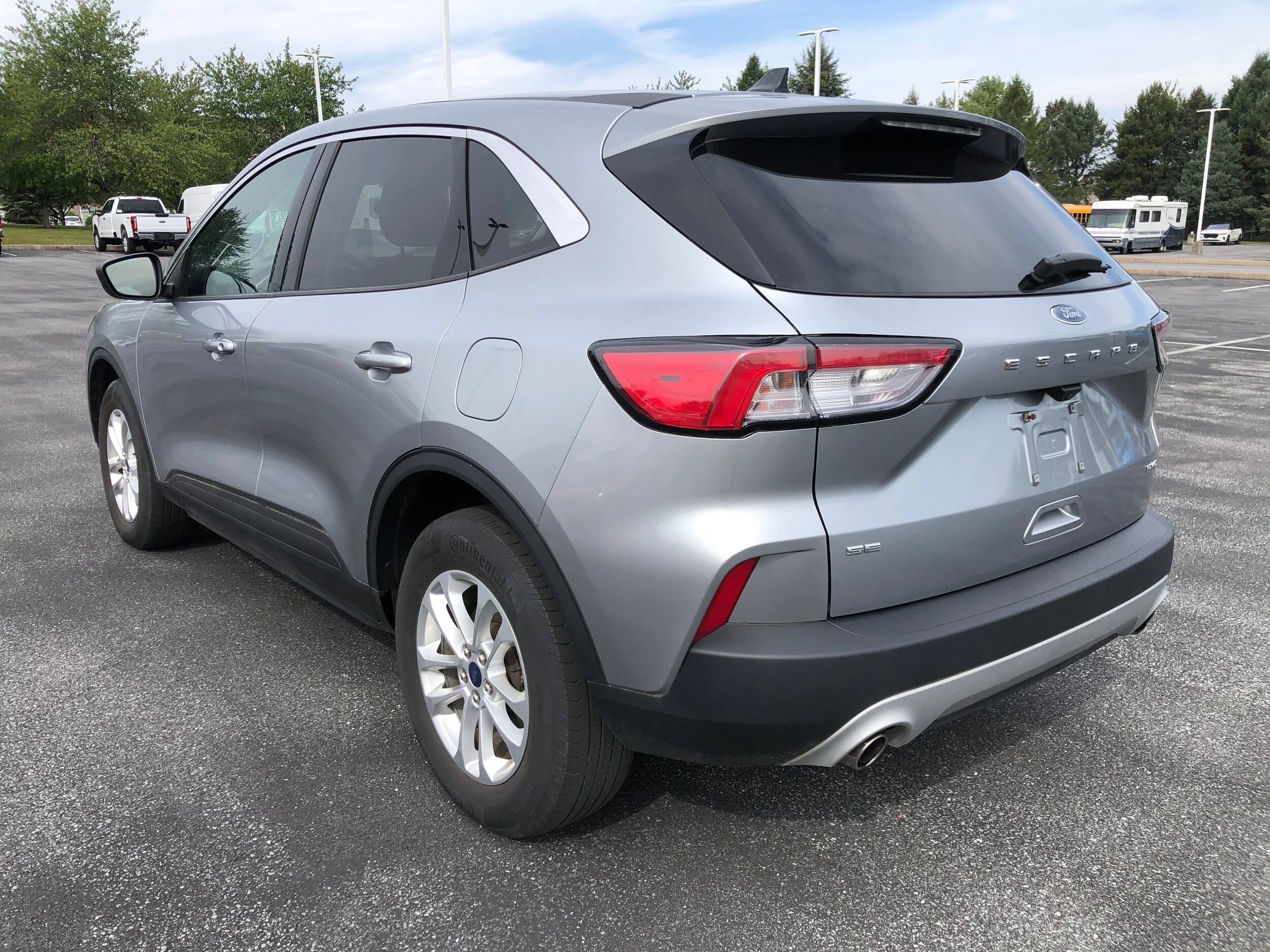 2022 Ford Escape SE photo 2